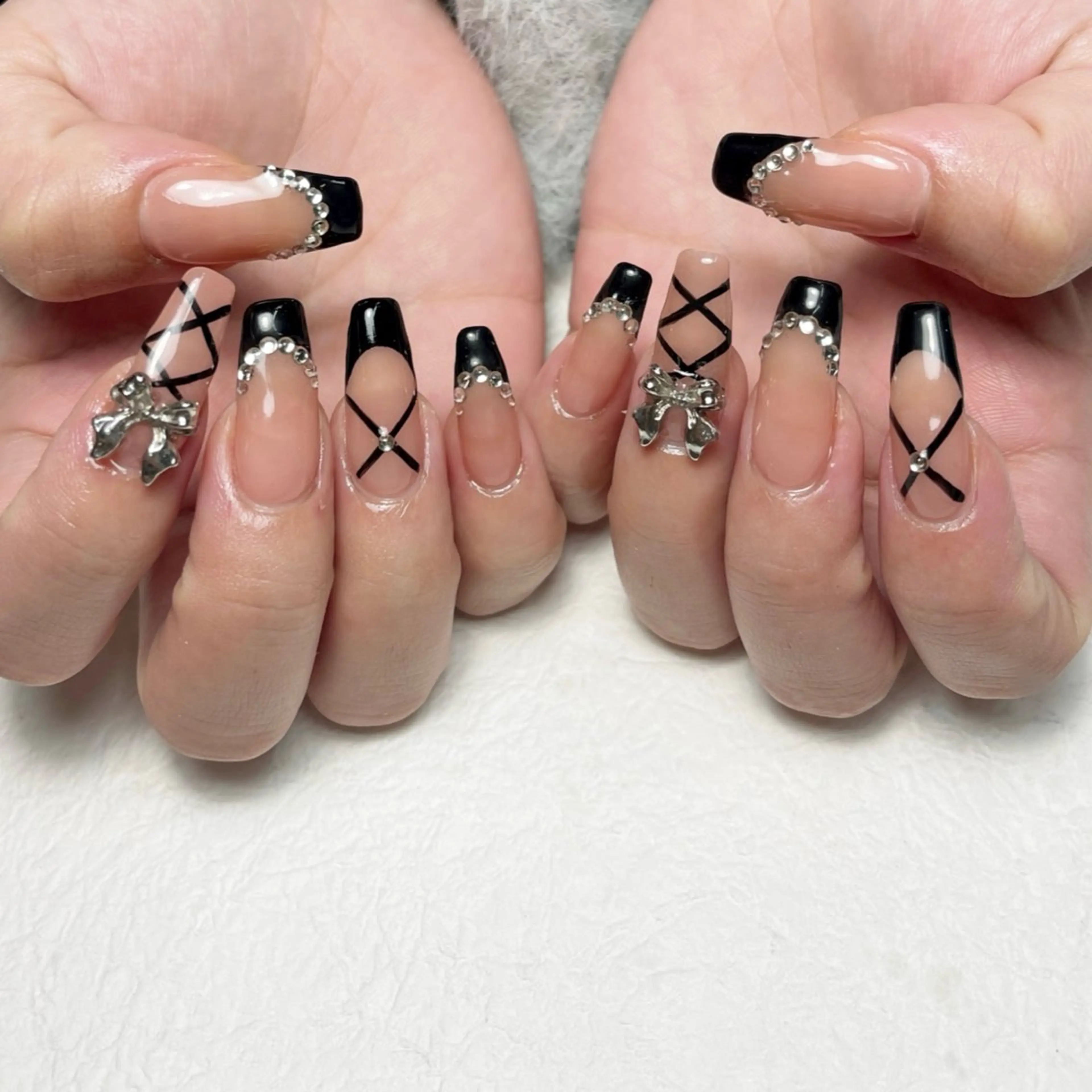 ネイル アートネイル フットネイル ジェルネイル キラキラネイル 韓国ネイル ハンドネイル Y nail なんば堀江店のネイルデザイン