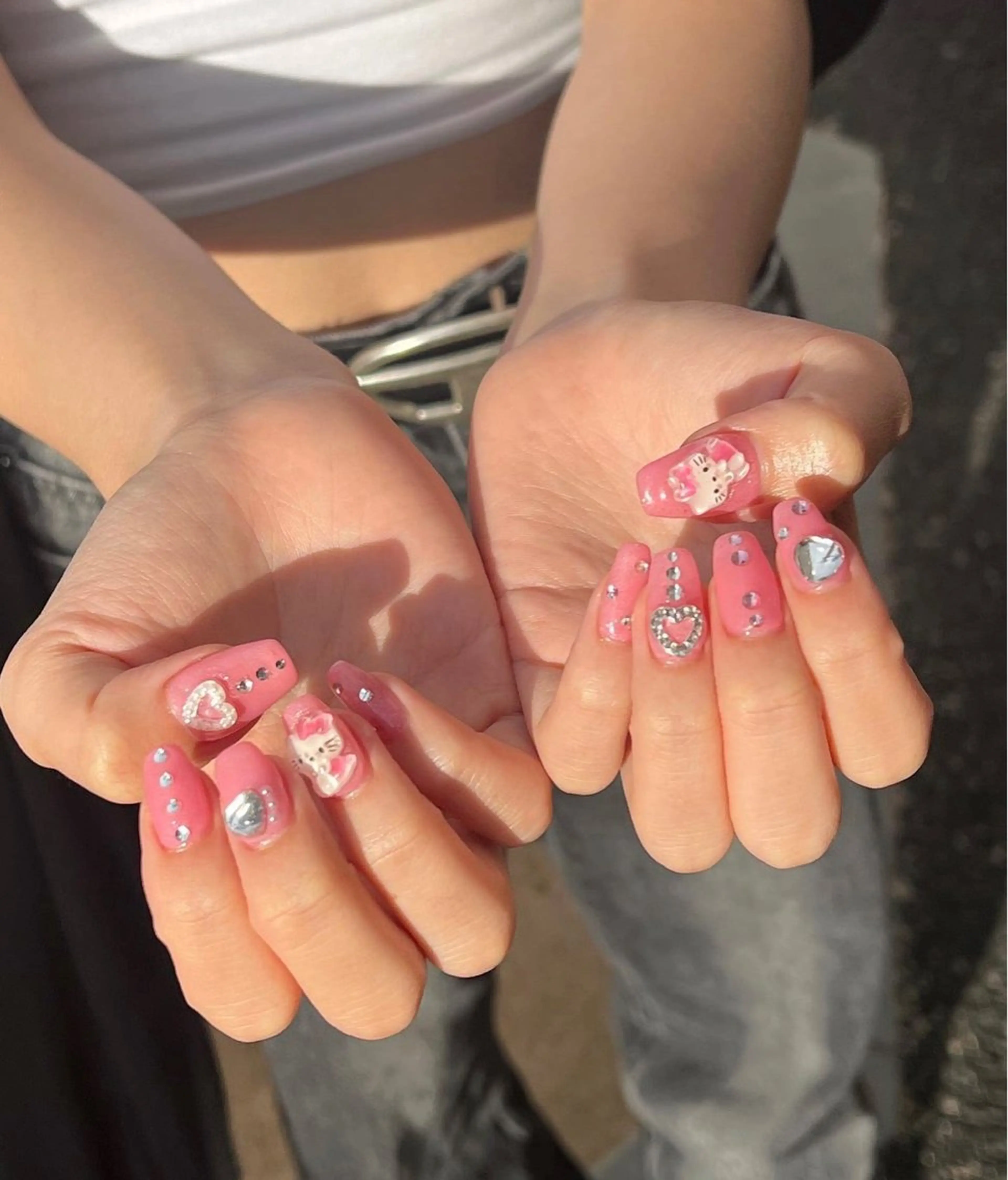 ネイル オーロラネイル フレンチネイル ジェルネイル 持ち込み パラジェル LeaLea nails.のネイルデザイン