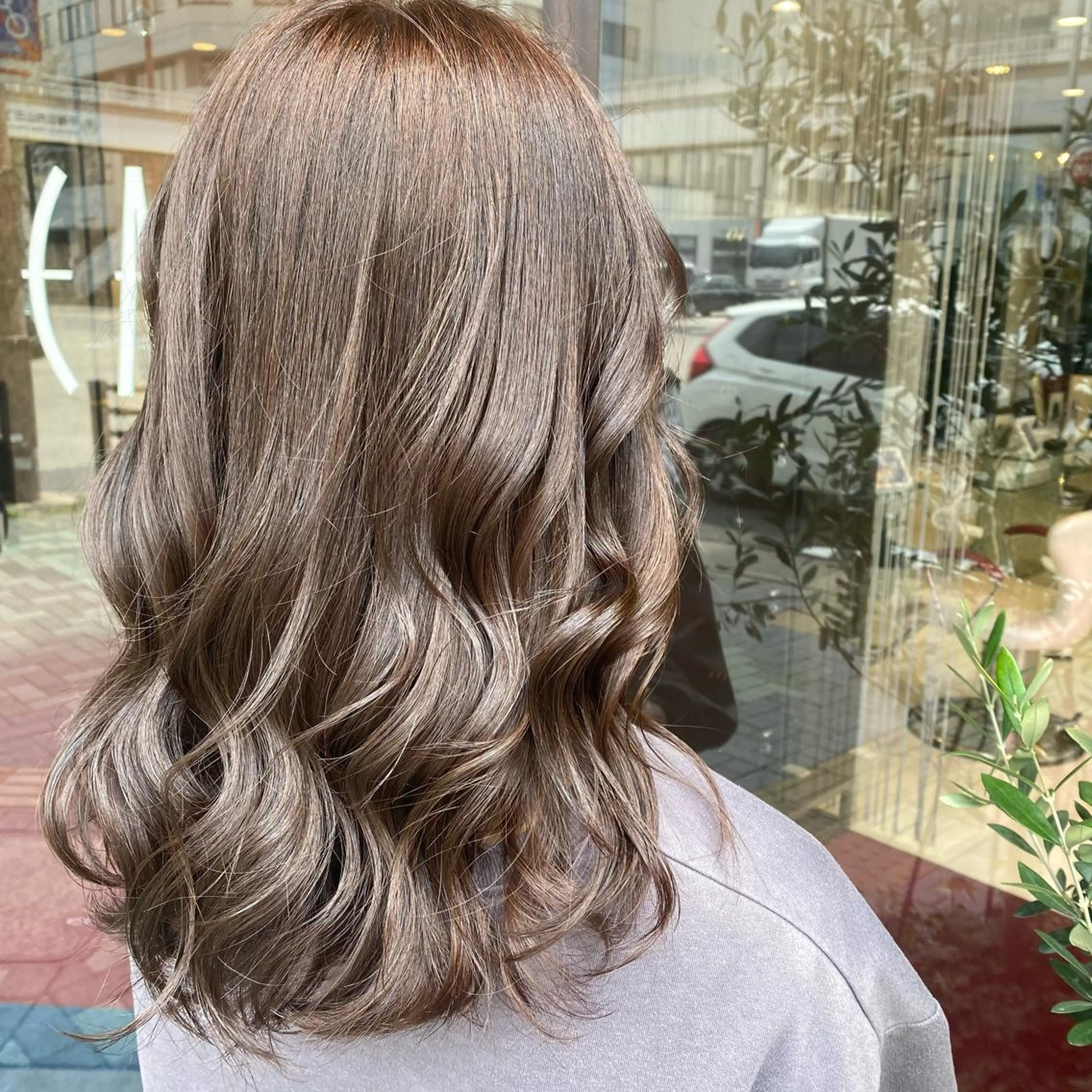ミディアム カット ヘアカラー トリートメント MAKI🦋 GRANDE Lyのヘアスタイル
