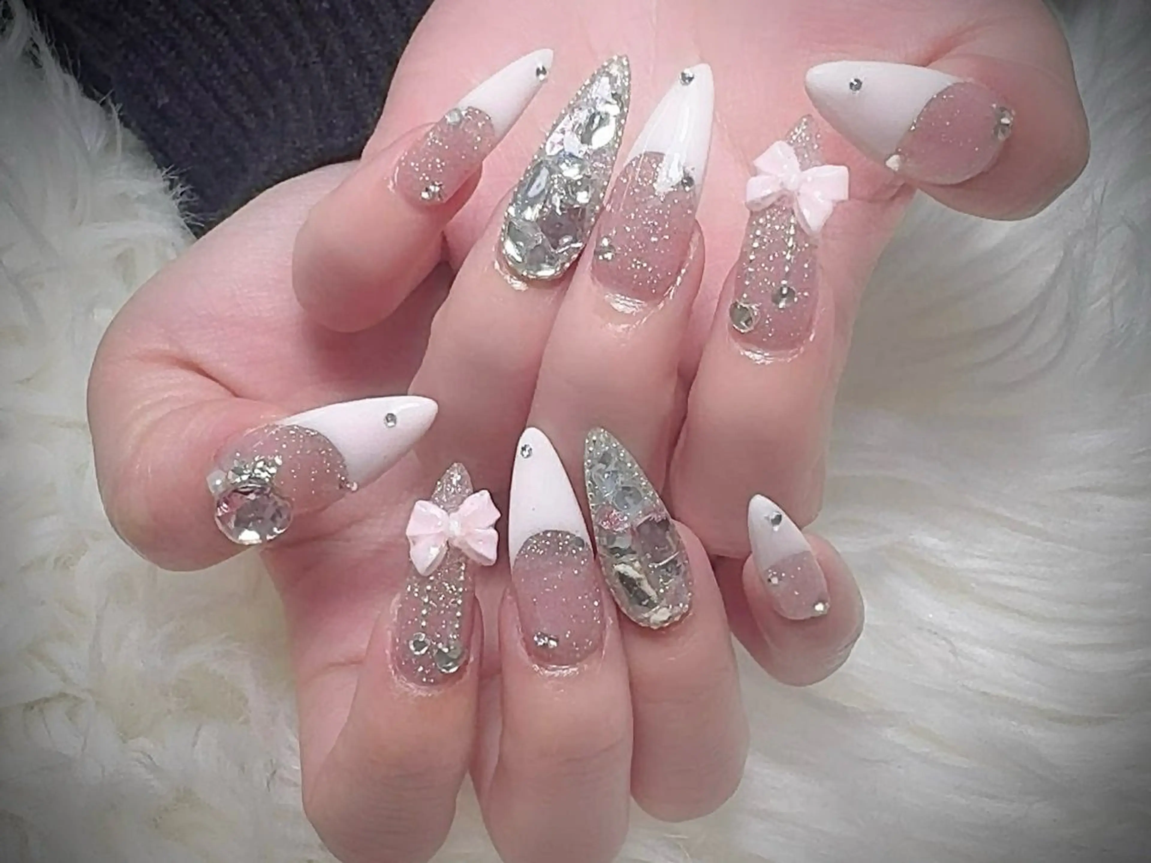 ネイル フレンチネイル グラデーション 韓国ネイル マグネットネイル ミラーネイル ハンドネイル ハンドケア Hara Nail 【パラジェル使用】のネイルデザイン