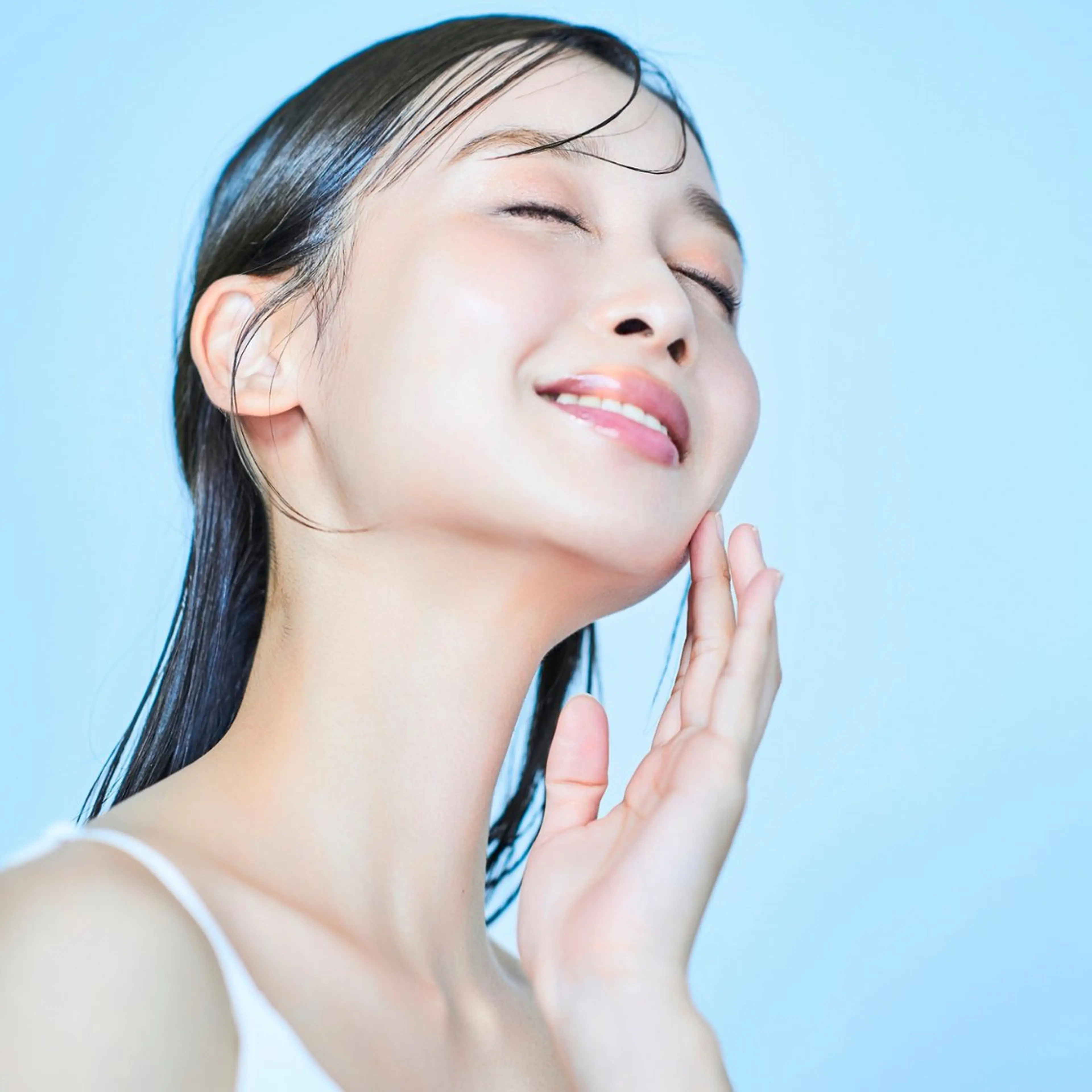 【リフティングケア】30代～の変化実感　顔筋×たるみ改善の写真