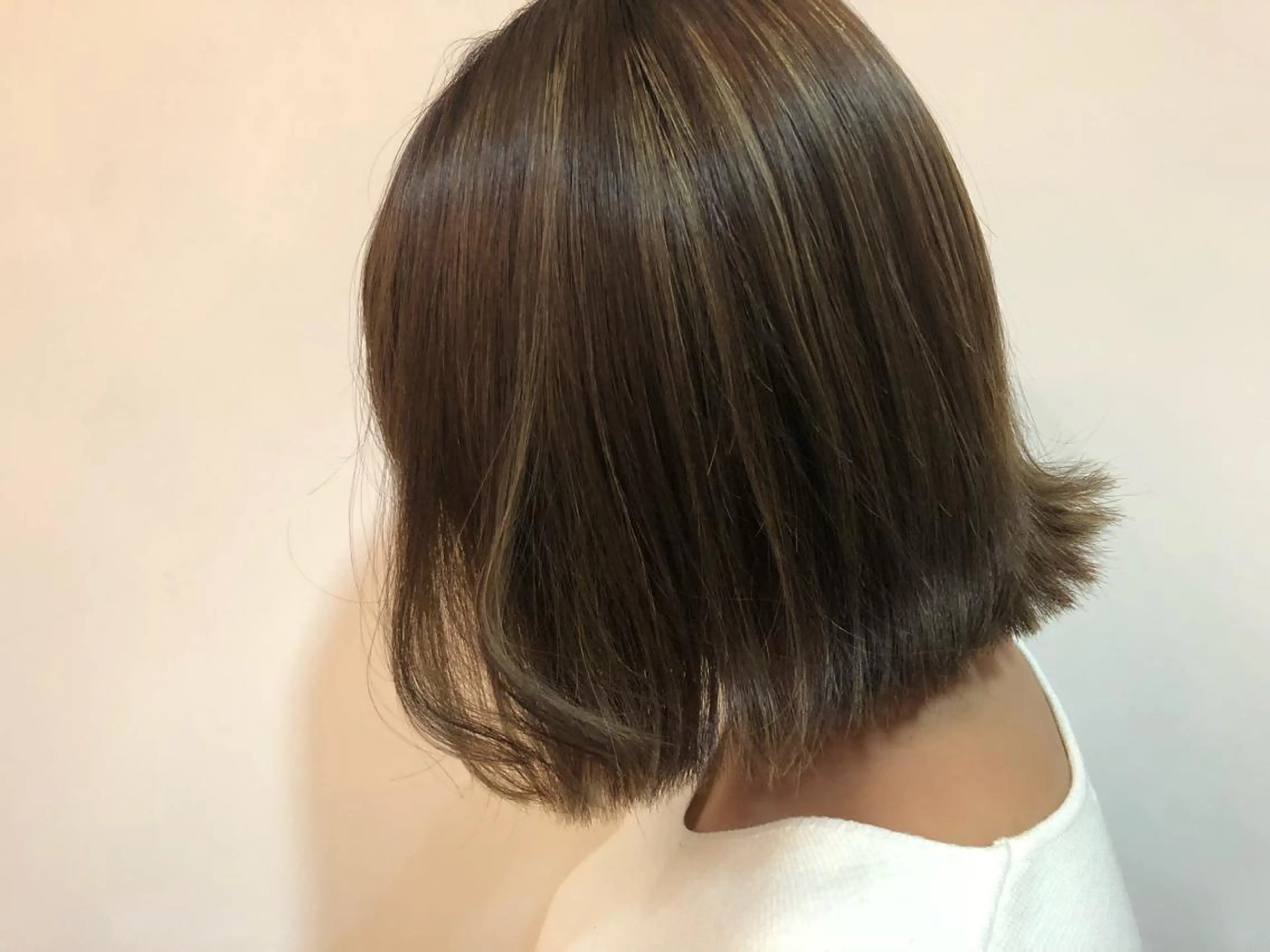 ミディアム カラー ハイライトカラー 外国人風カラー ハイライト 三好 美里のヘアスタイル