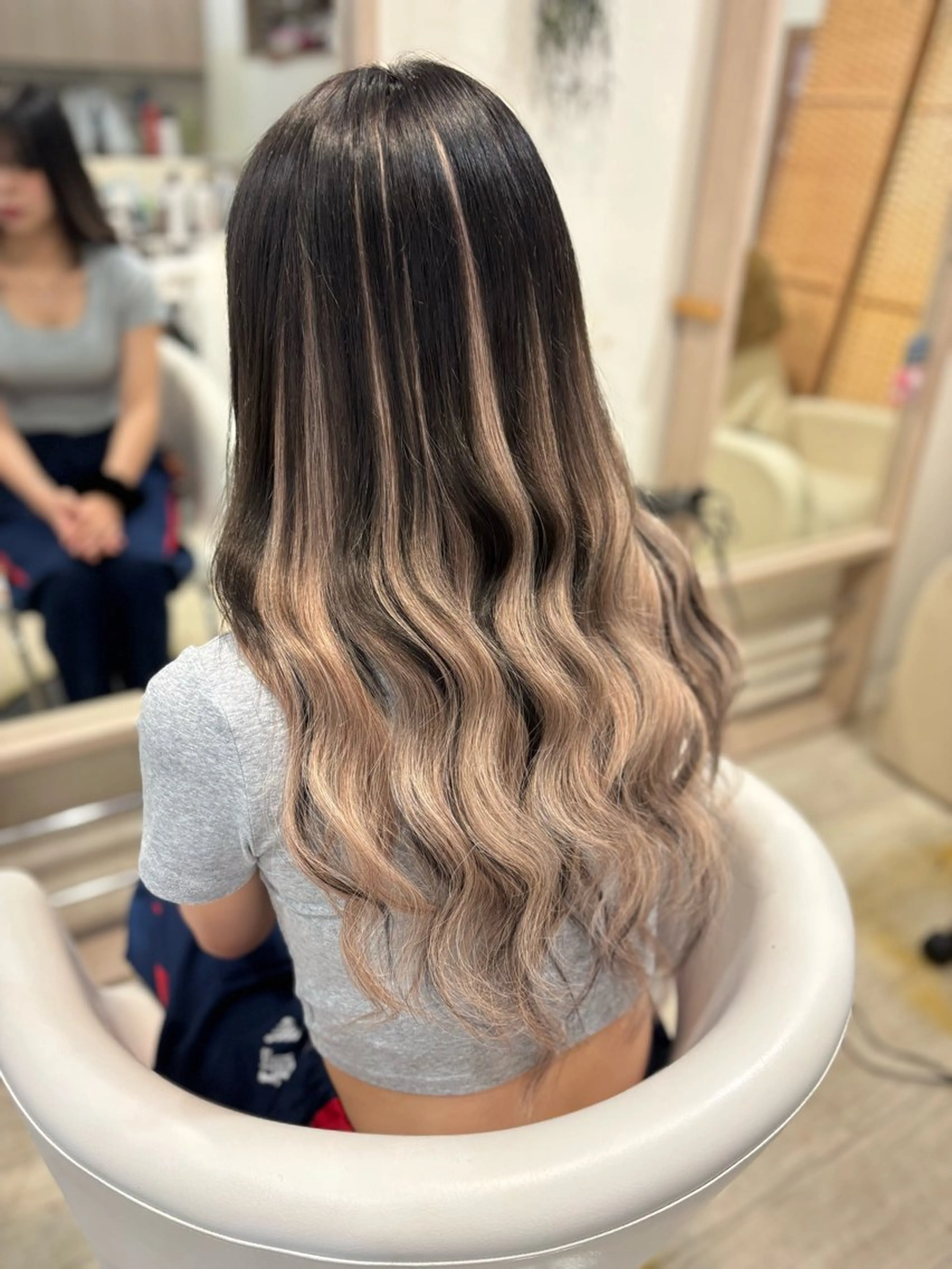 ロング エクステ レイヤーカット エクステ KR2S中百舌鳥所属・艶カラー🫧/シール エクステRYOKAのヘアスタイル