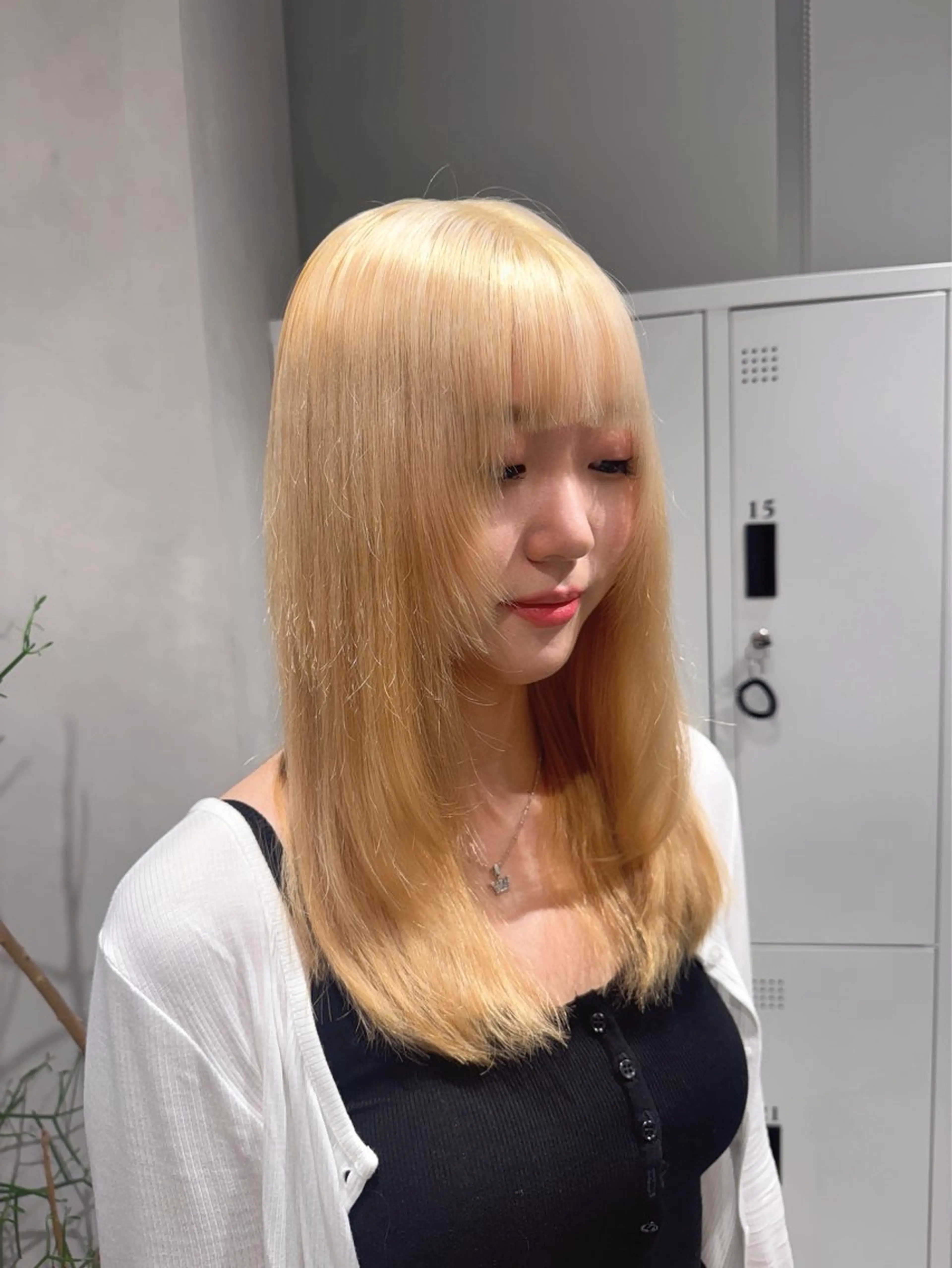 カラー 抜きっぱなしブロンド ブロンド カット ヘアカラー トリートメント 透明感カラー✨艶髪 制作🌱山根あゆみのヘアスタイル