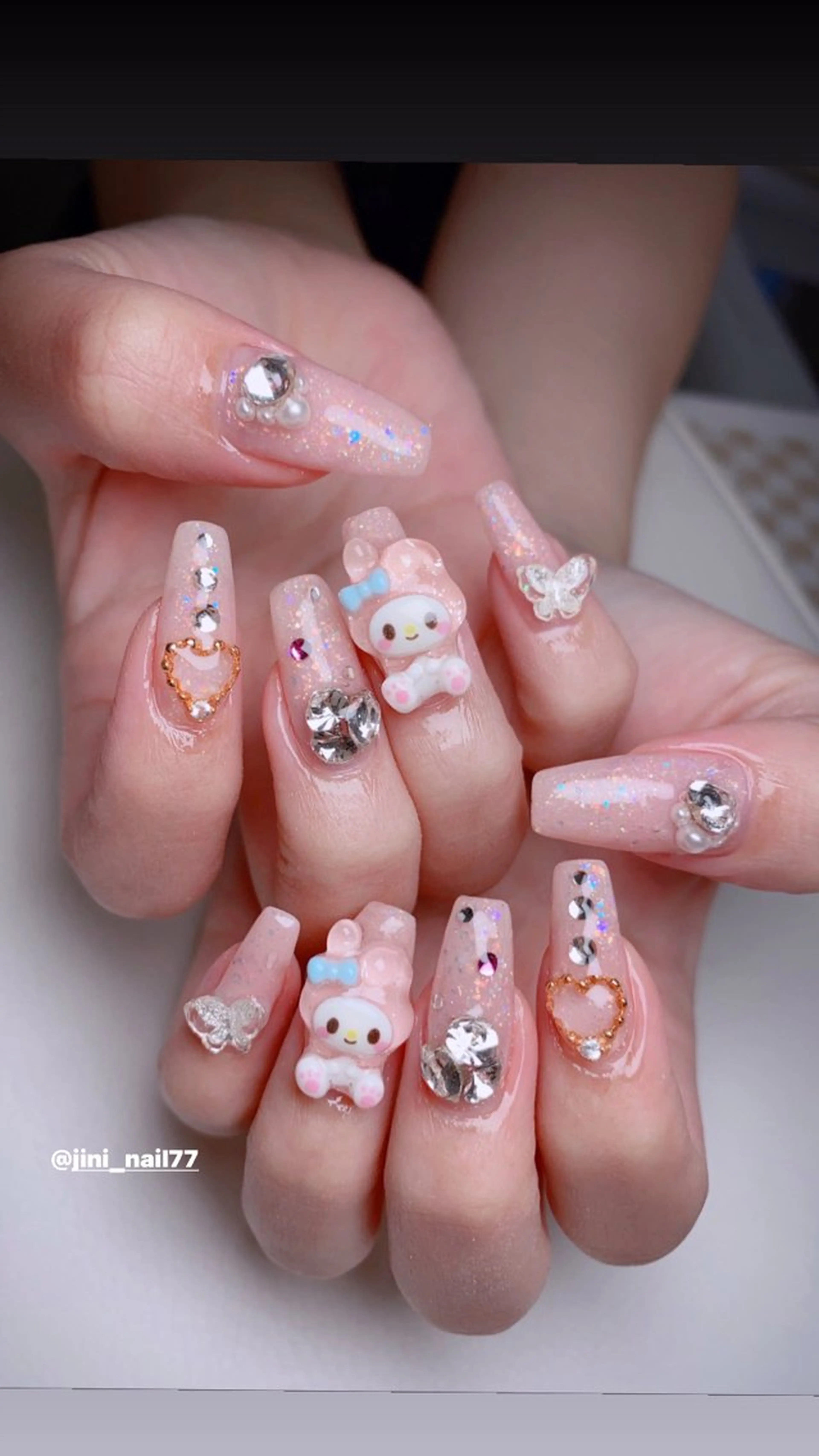 ネイル JINI NAIL所属・ジニ ネイルのネイルデザイン