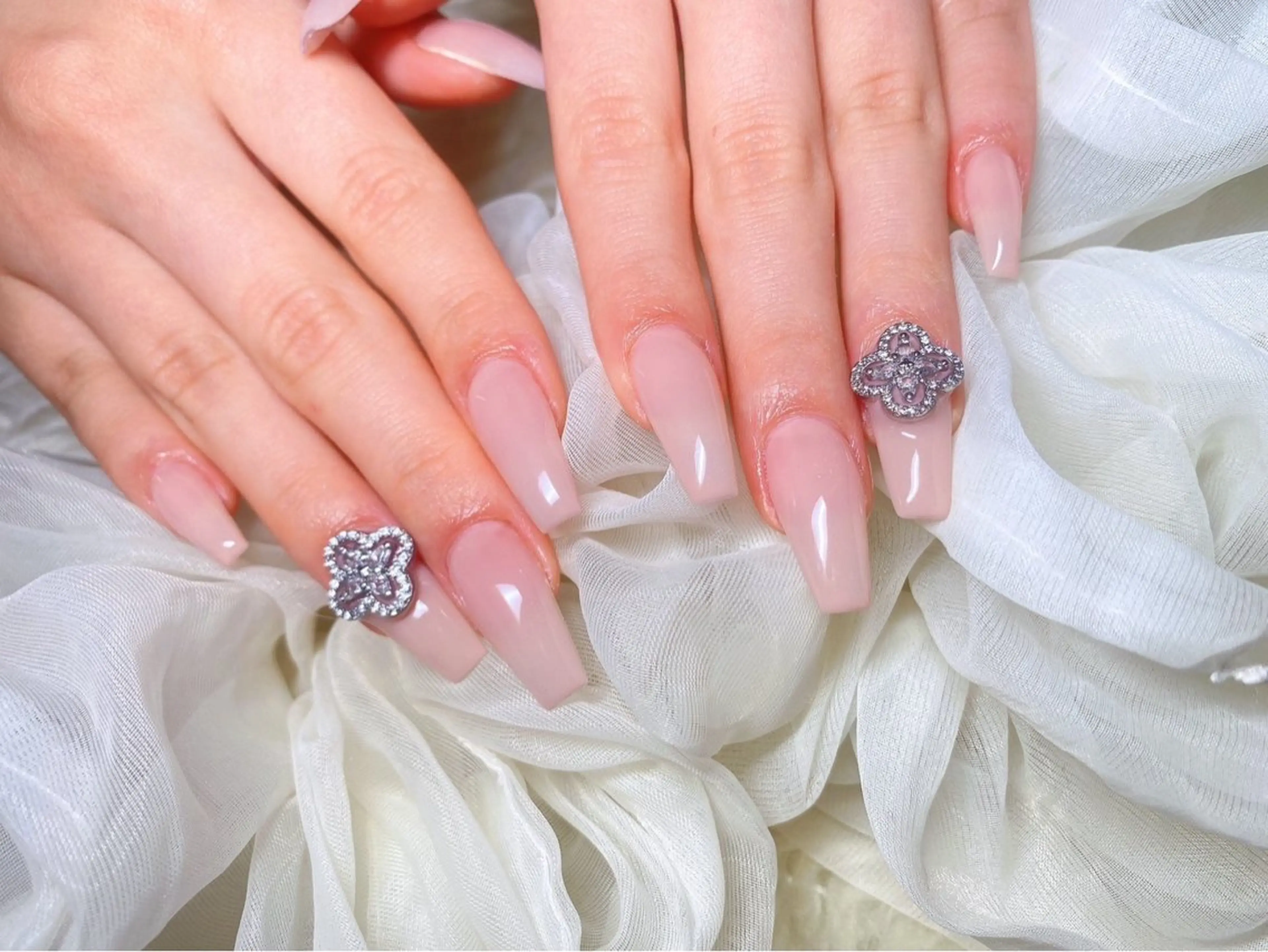 ネイル 長さ出し フレンチネイル ジェルネイル グラデーション ハート ハンドネイル Nail&eye Belire 新宿のネイルデザイン