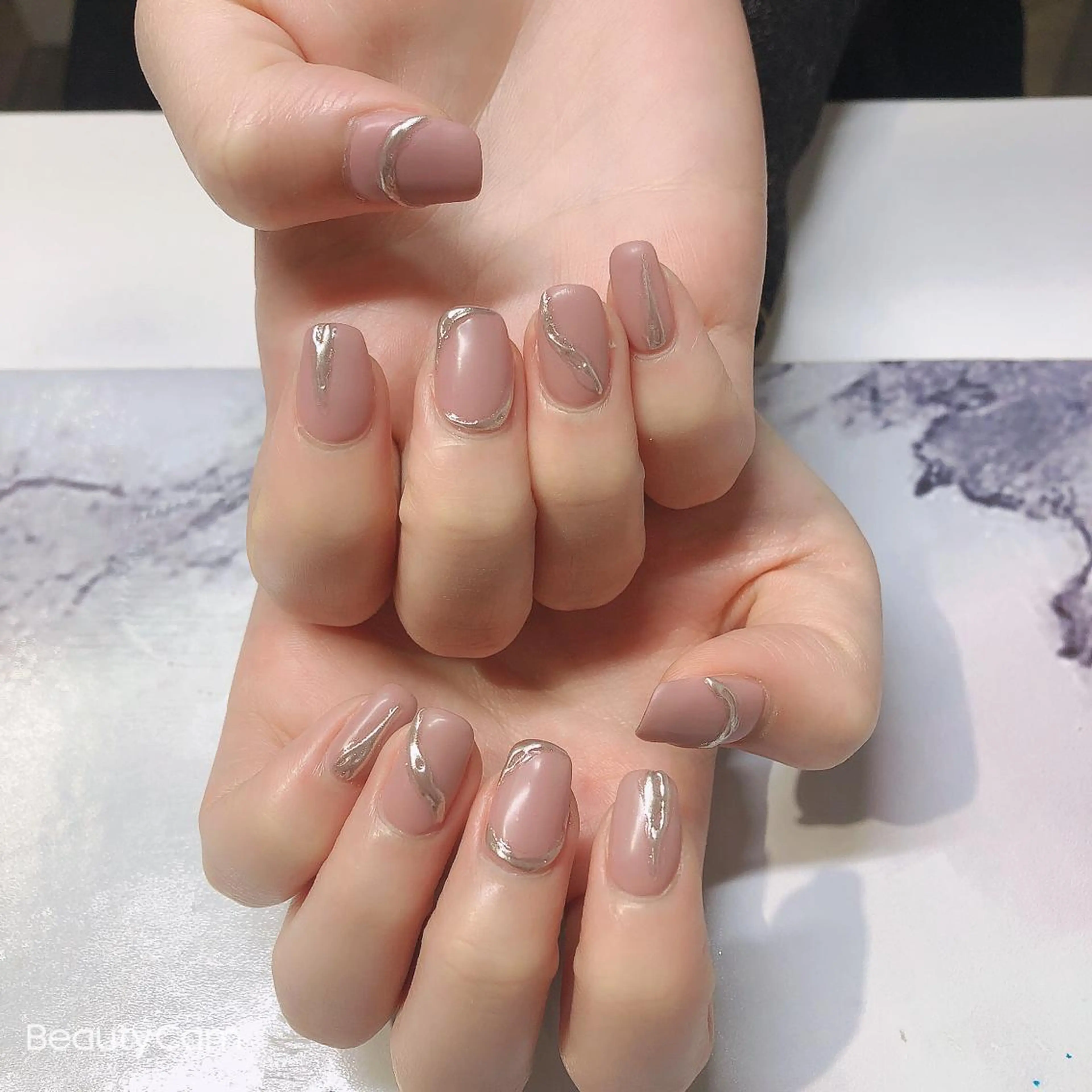 ネイル ハンドネイル Guarendo錦糸町店所属・ガレンドウ 白澤 愛子のネイルデザイン