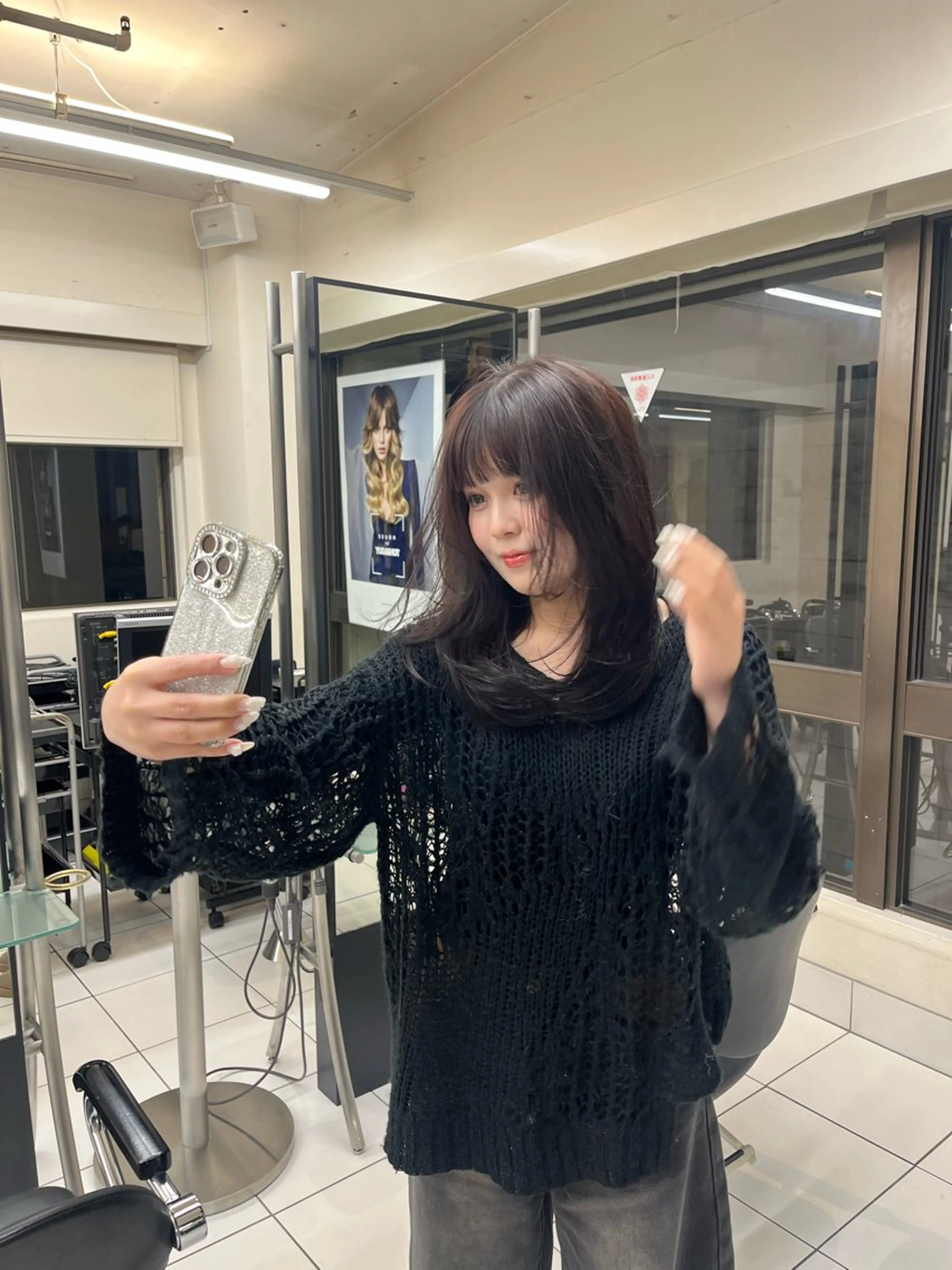 ロング カラー 新開 夏菜のヘアスタイル