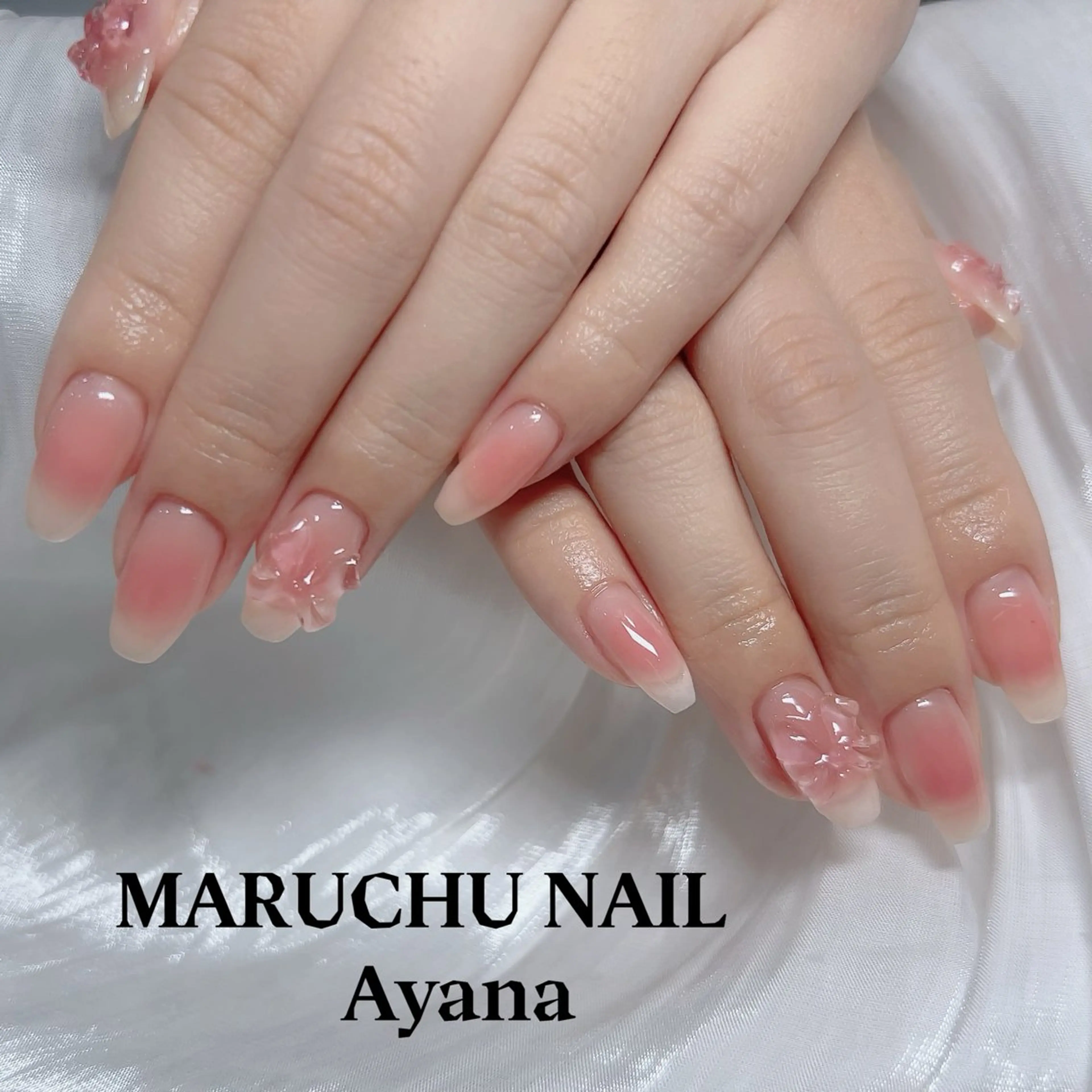 ‎🤍チークネイルの写真