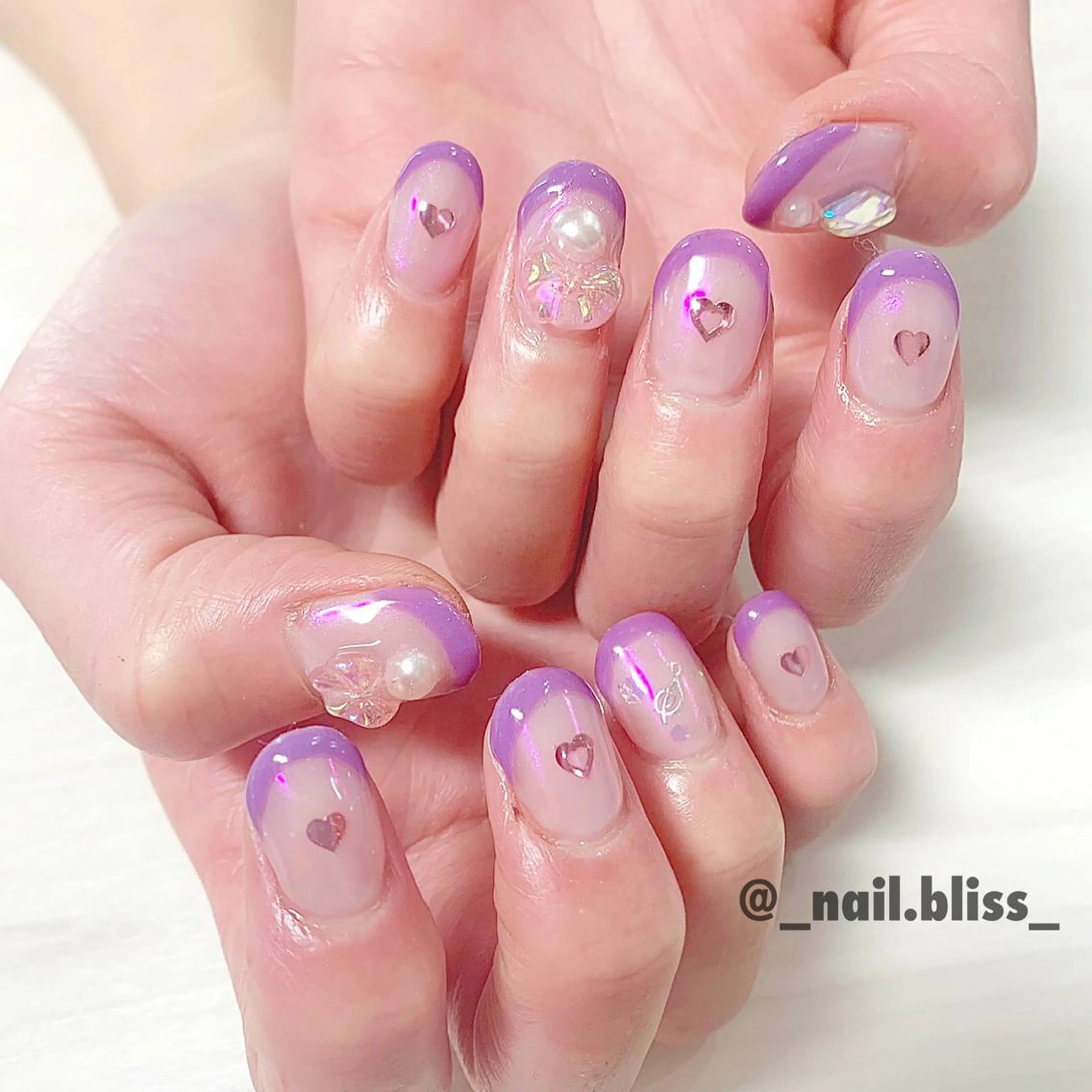 ネイル オーロラネイル フレンチネイル NAIL BLISSのネイルデザイン
