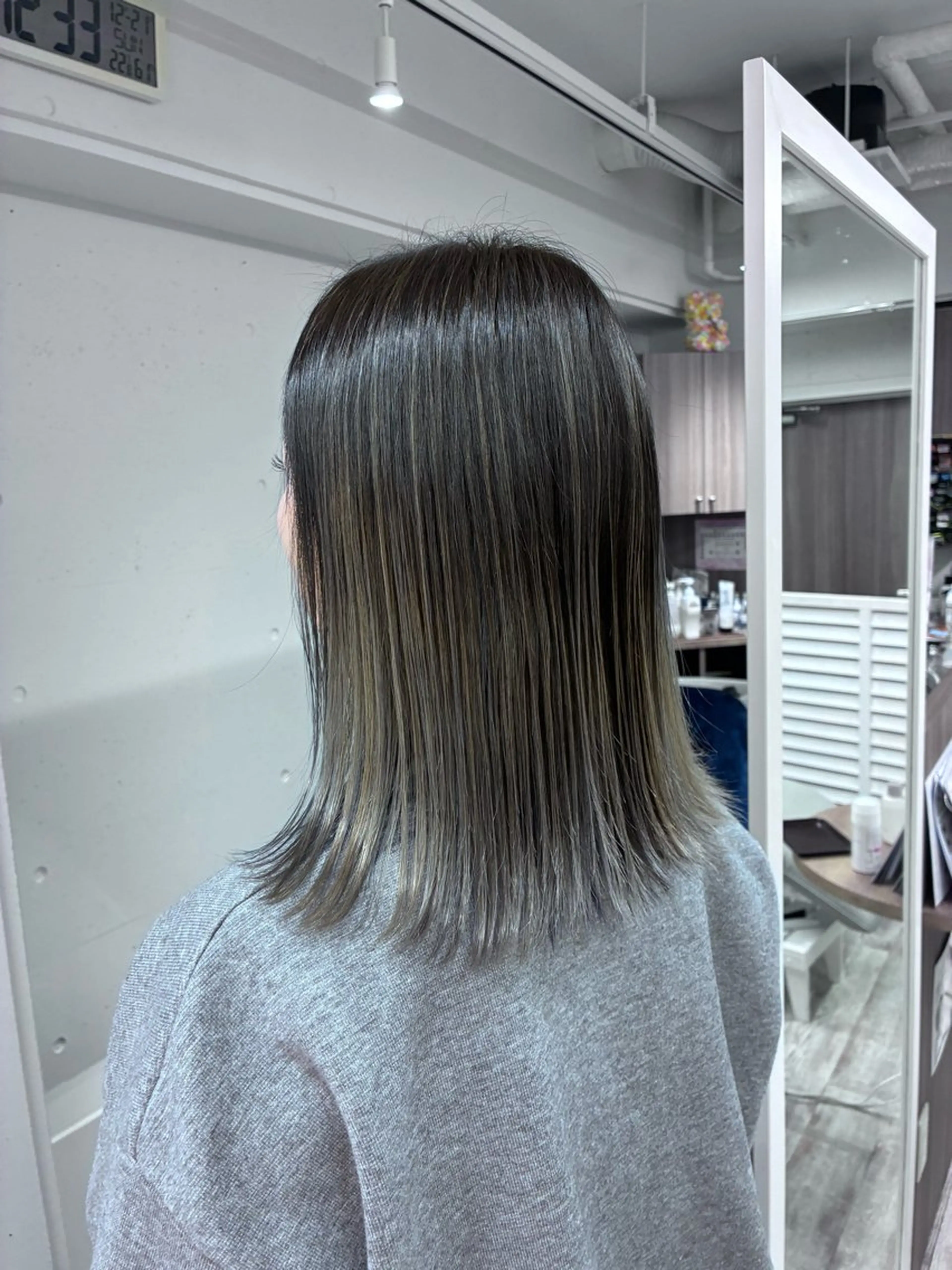 セミロング カラー バレイヤージュ レイヤーカット カット ヘアカラー ミルミー美容室所属・🦄💒💓齎藤 七海子🦄💒💓のマツエク・マツパデザイン