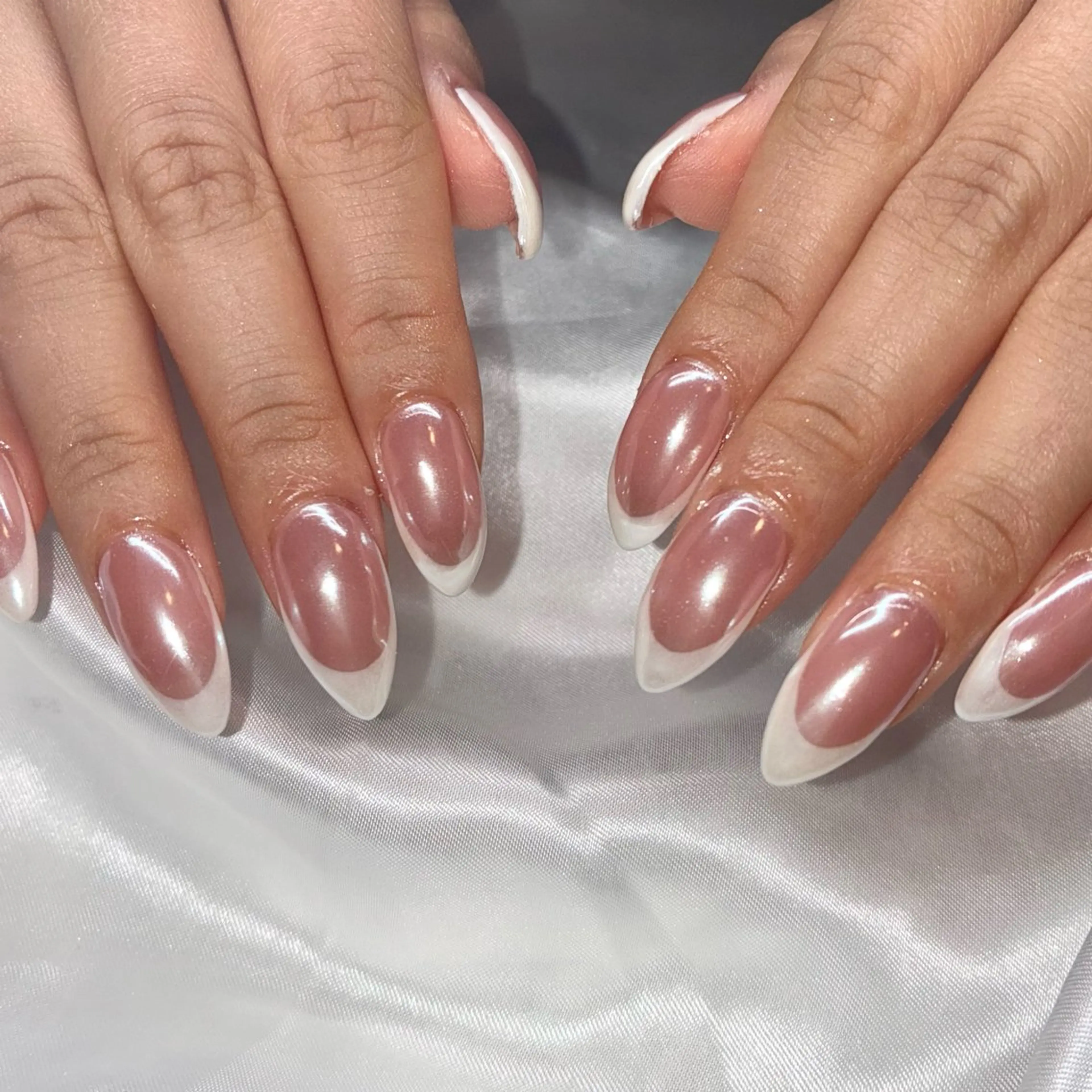 ネイル ミラーネイル ホワイト ハンドネイル Nail ヌシん家 AKANEのネイルデザイン