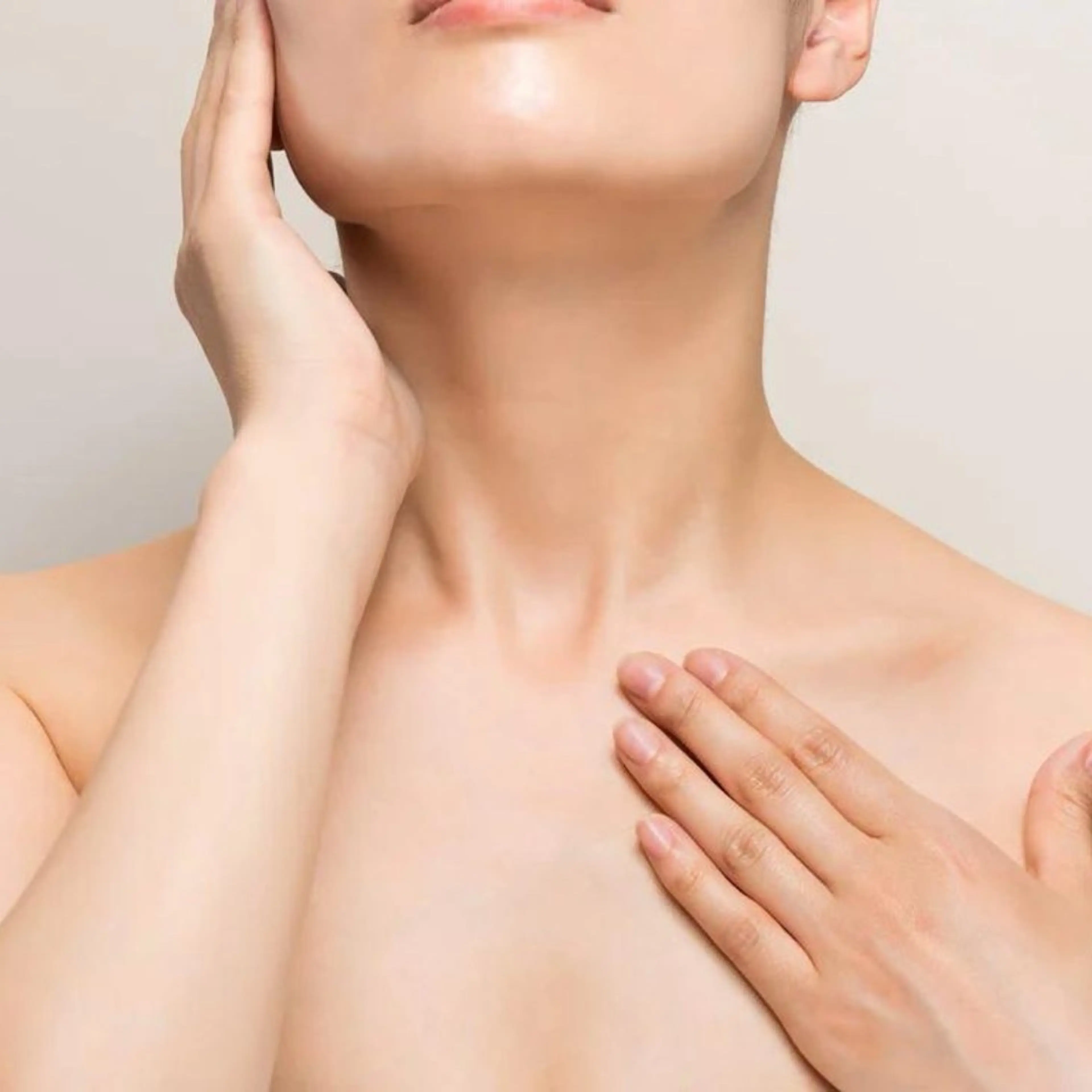 【ミニモ価格】デコルテ　ハーブピーリング🌿｜ニキビやニキビ跡が気になる方に✨｜剥離ありorなし選べます！の写真