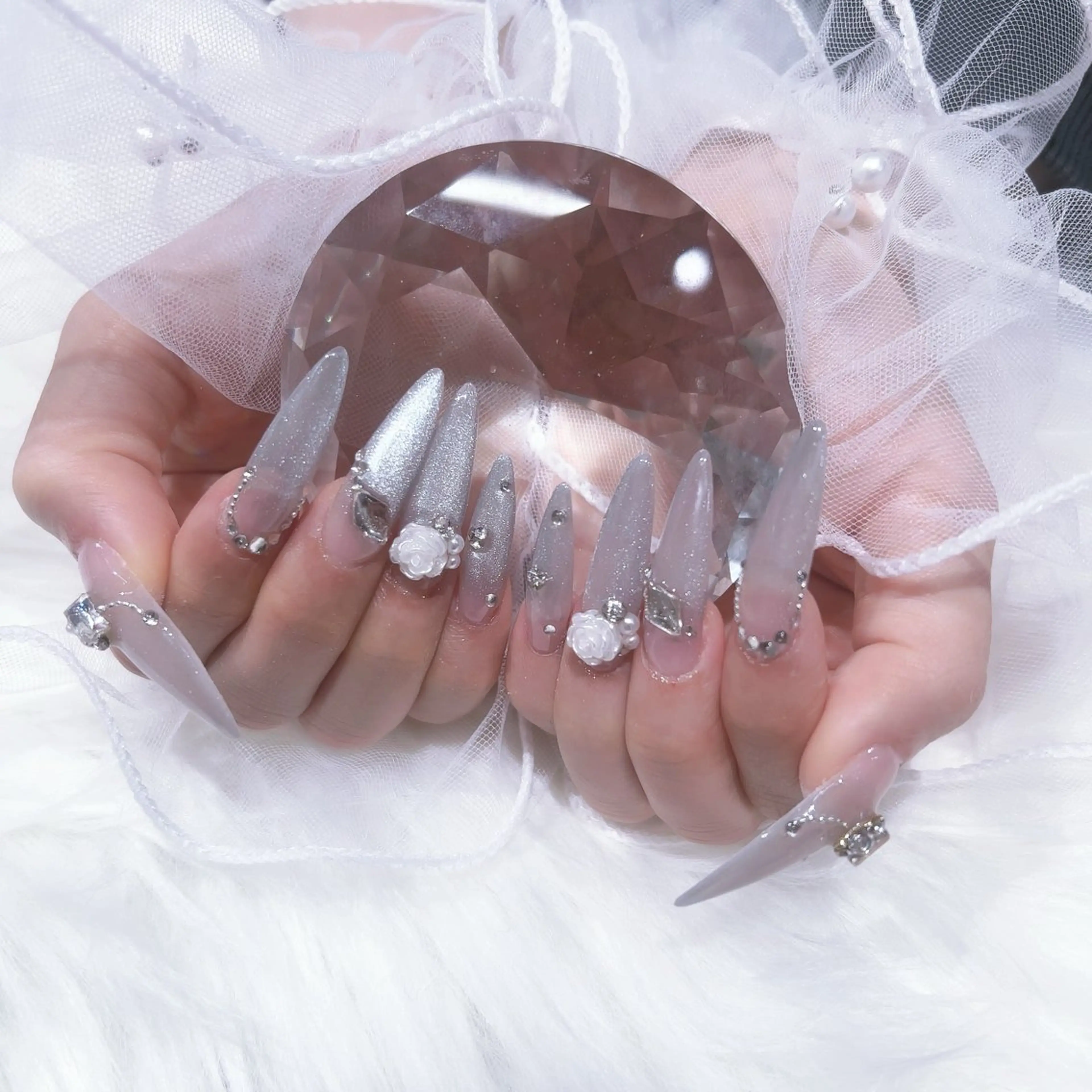 ネイル Rola所属・⟡˖· まゆり꙳⟡のネイルデザイン