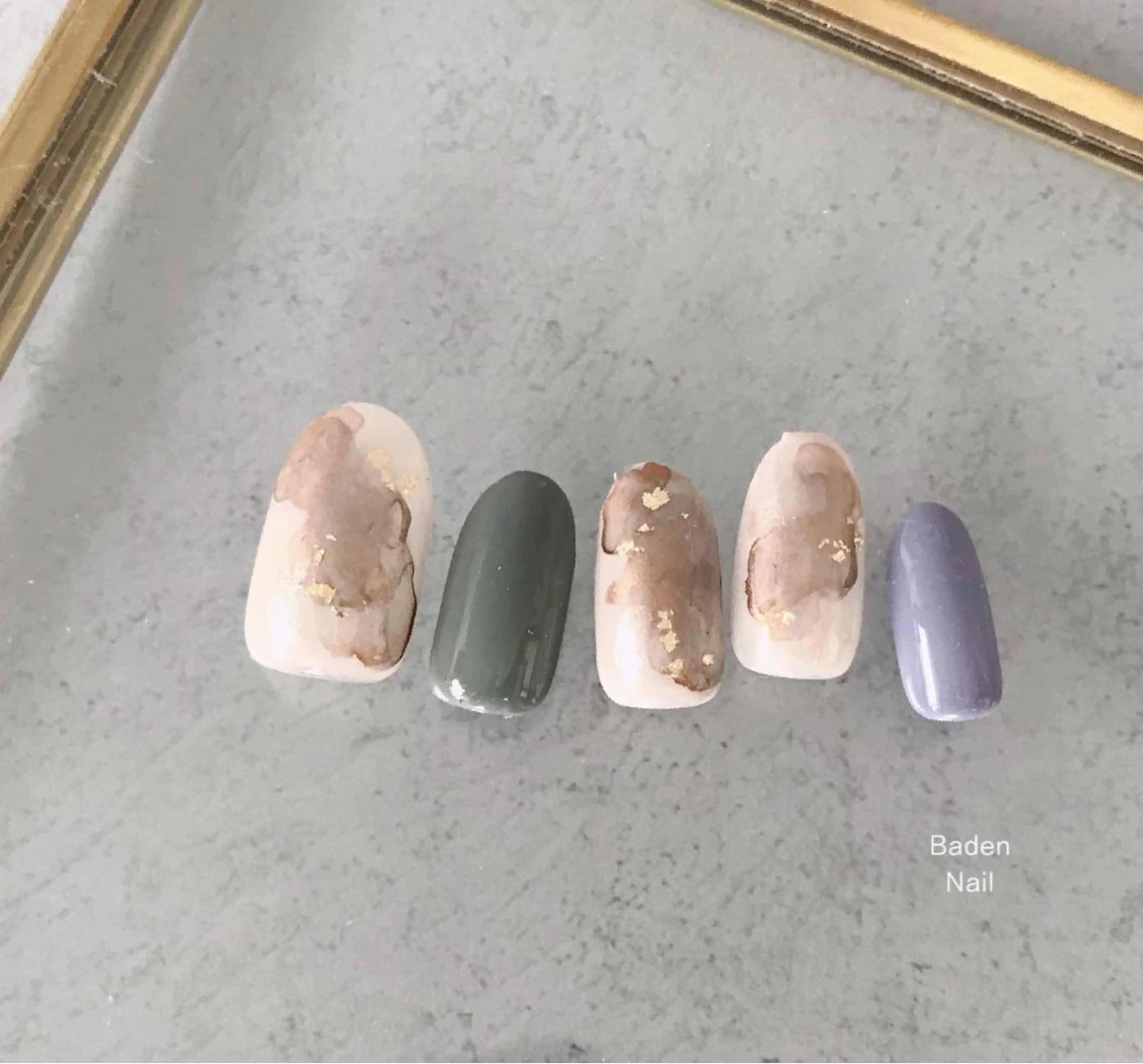 ネイル アートネイル ニュアンスネイル ホワイト ハンドネイル ハンドケア Baden Nail ﾊﾞ-ﾃﾞﾝ ﾈｲﾙのネイルデザイン