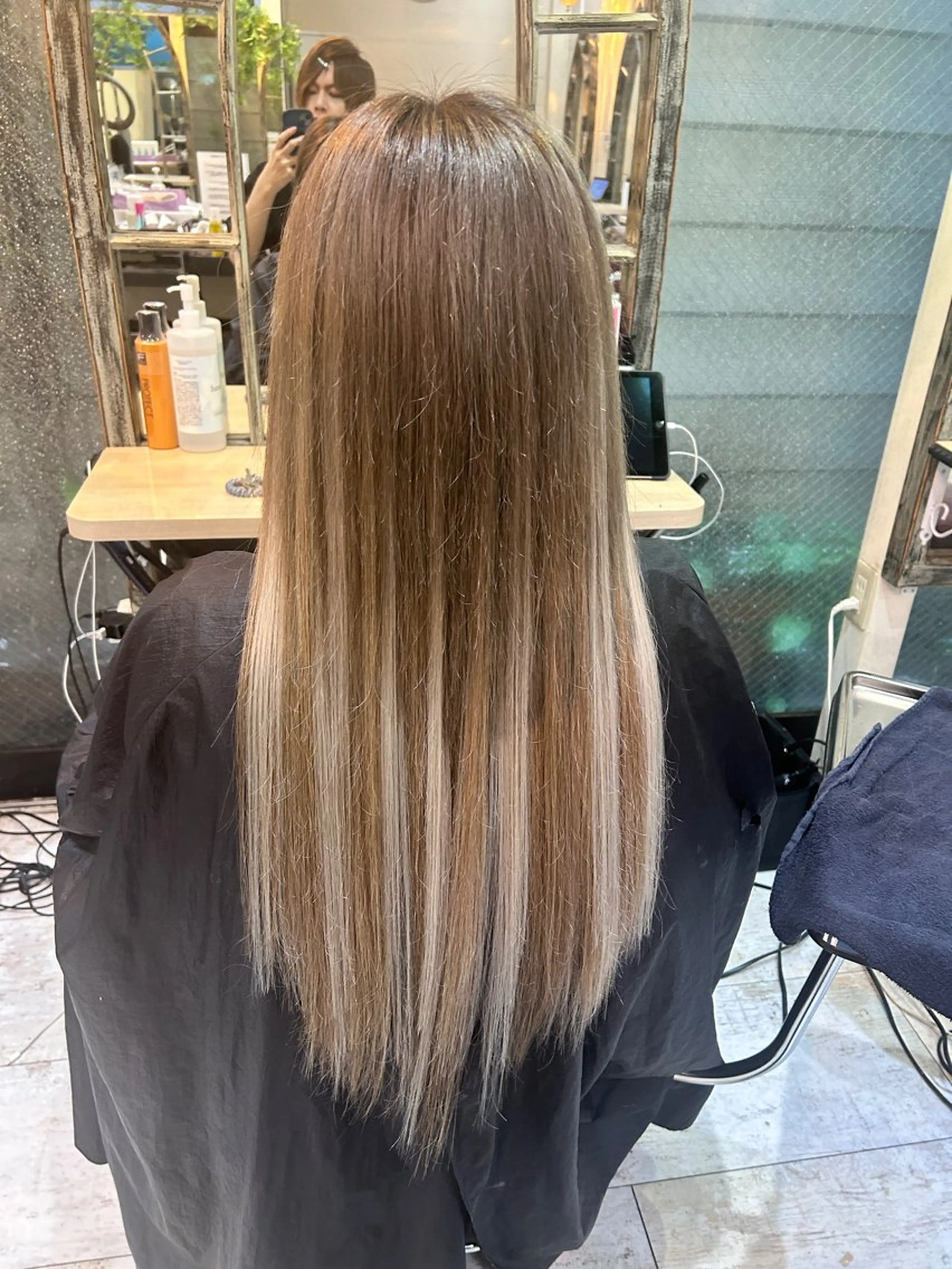 ロング カラー イズ ミのヘアスタイル