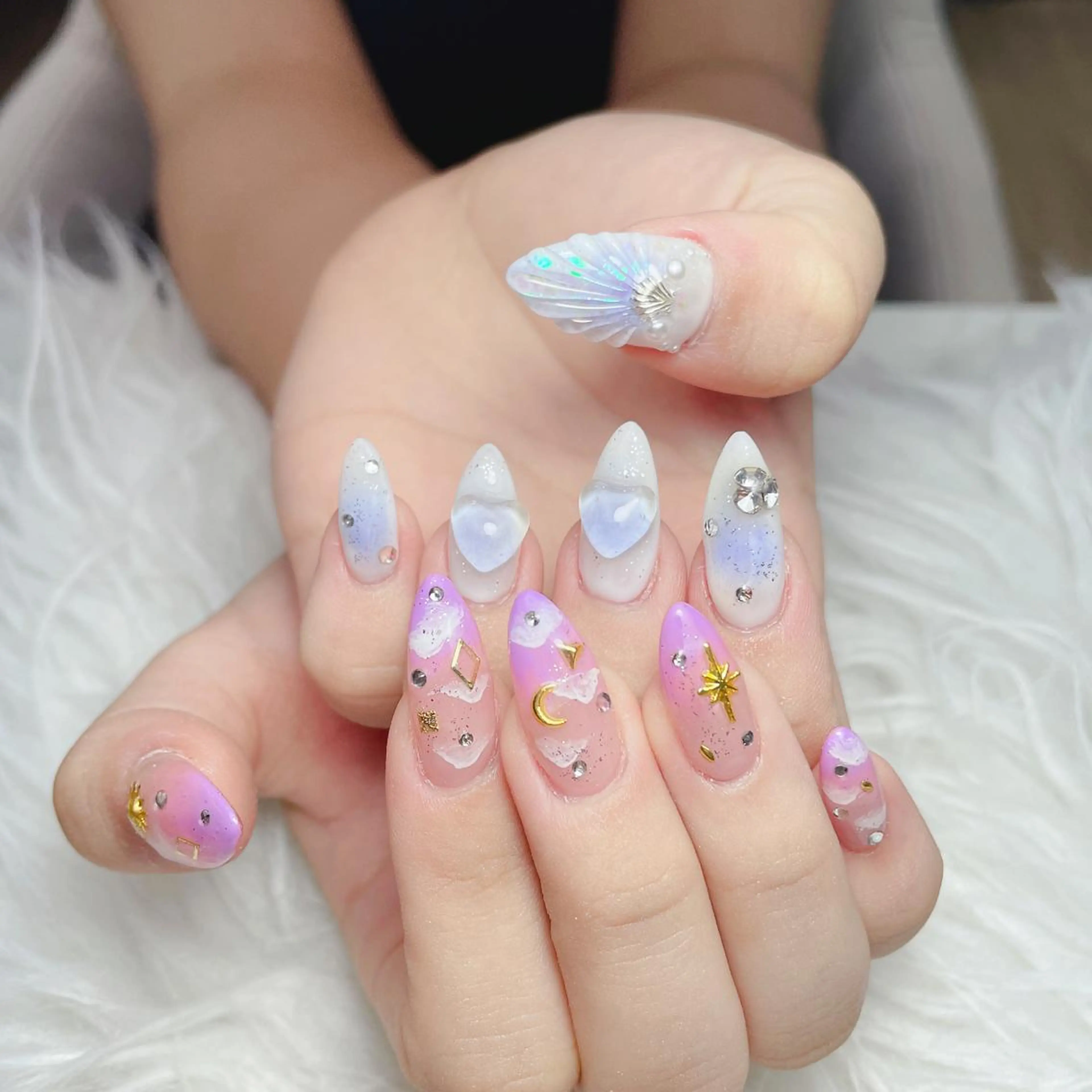 ネイル フレンチネイル ハート 韓国ネイル ミラーネイル リボン ハンドネイル Melody Nail所属・Melody  3D/スカルプ専門店のネイルデザイン