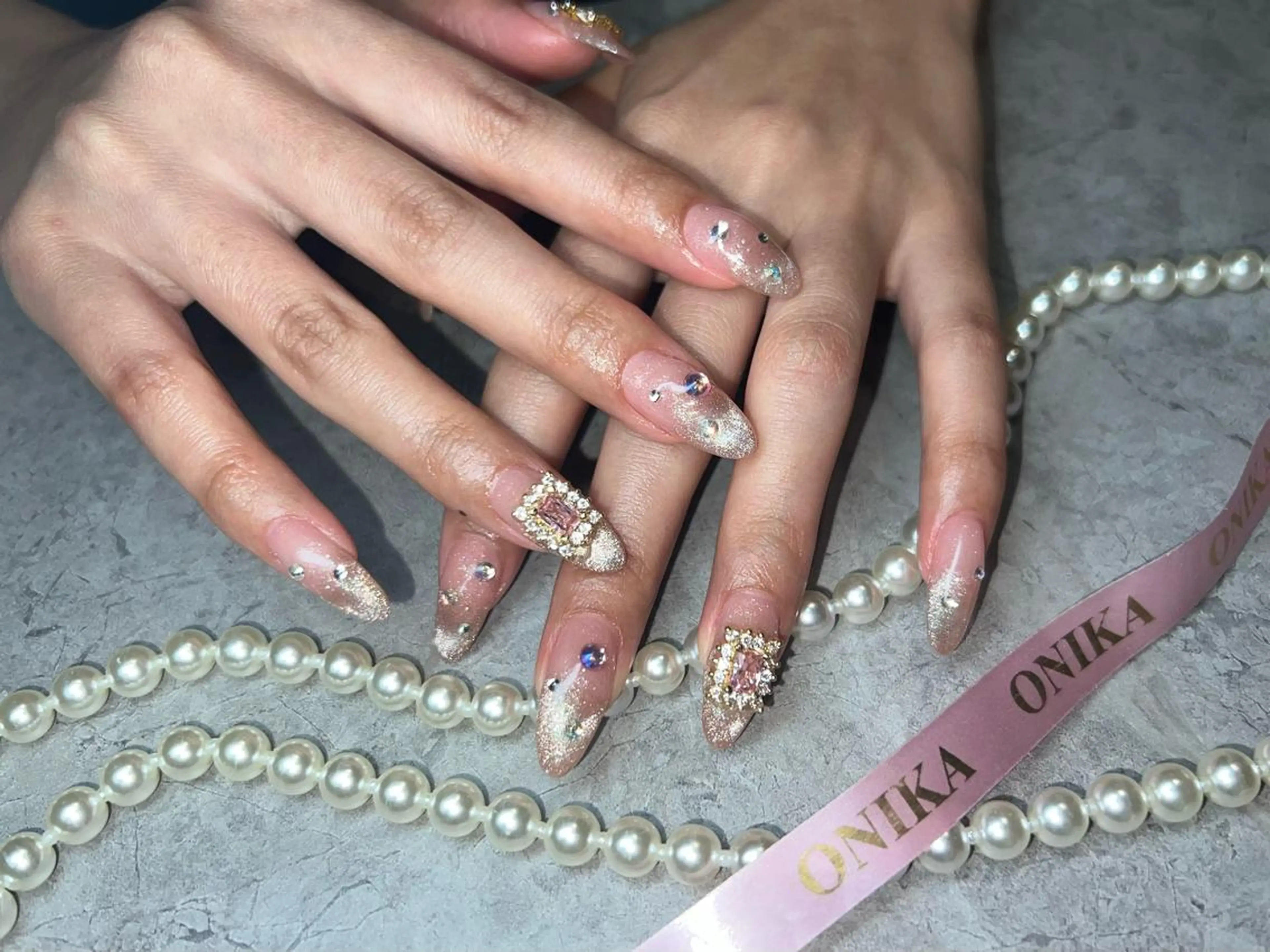 ミディアム ONIKA Nail 青山通り店所属・ONIKA Nail 表参道A4徒歩2分のネイルデザイン