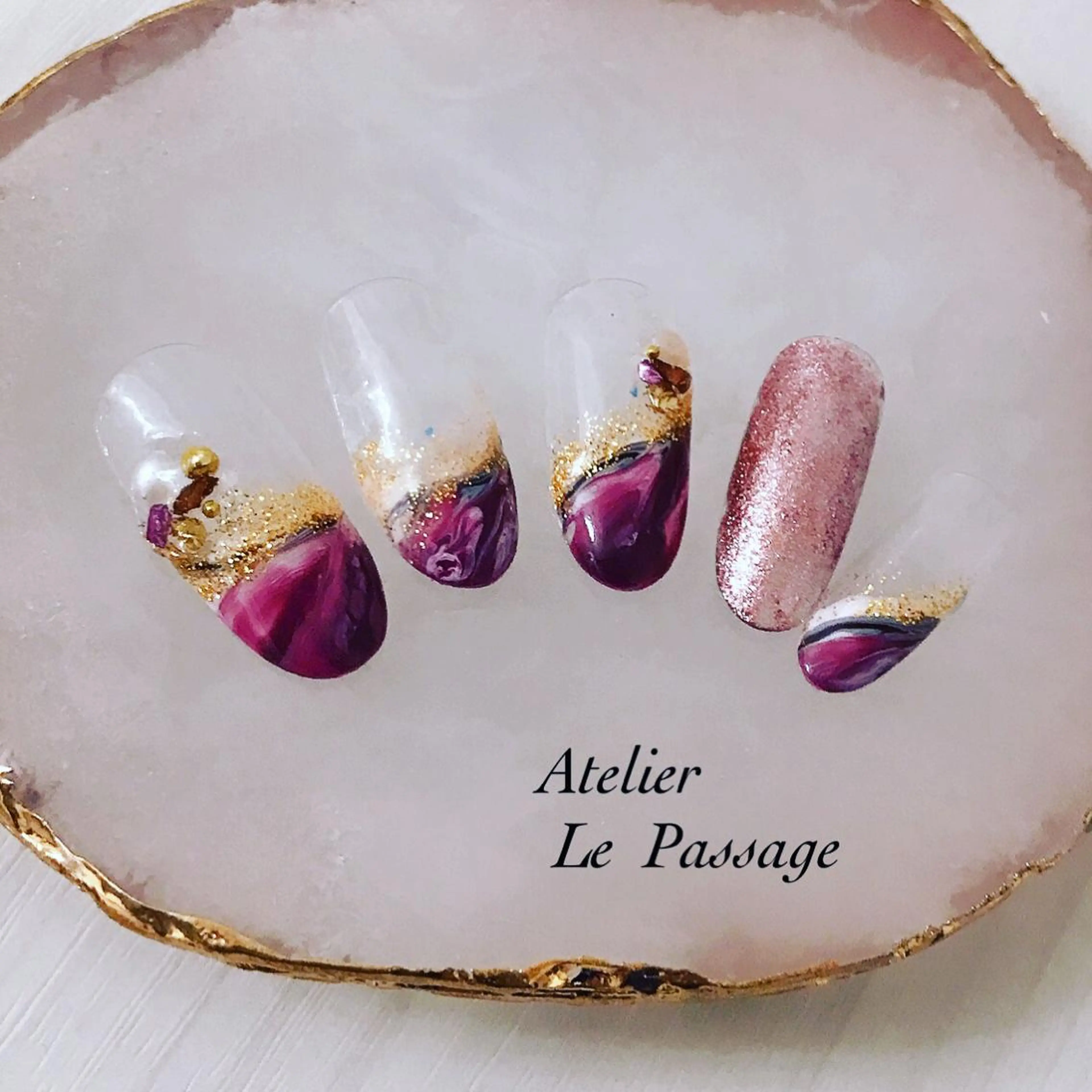 ネイル ジェルネイル ニュアンスネイル パラジェル バレンタイン 冬ネイル Atelier Le Passage所属・h nakatsukaのネイルデザイン