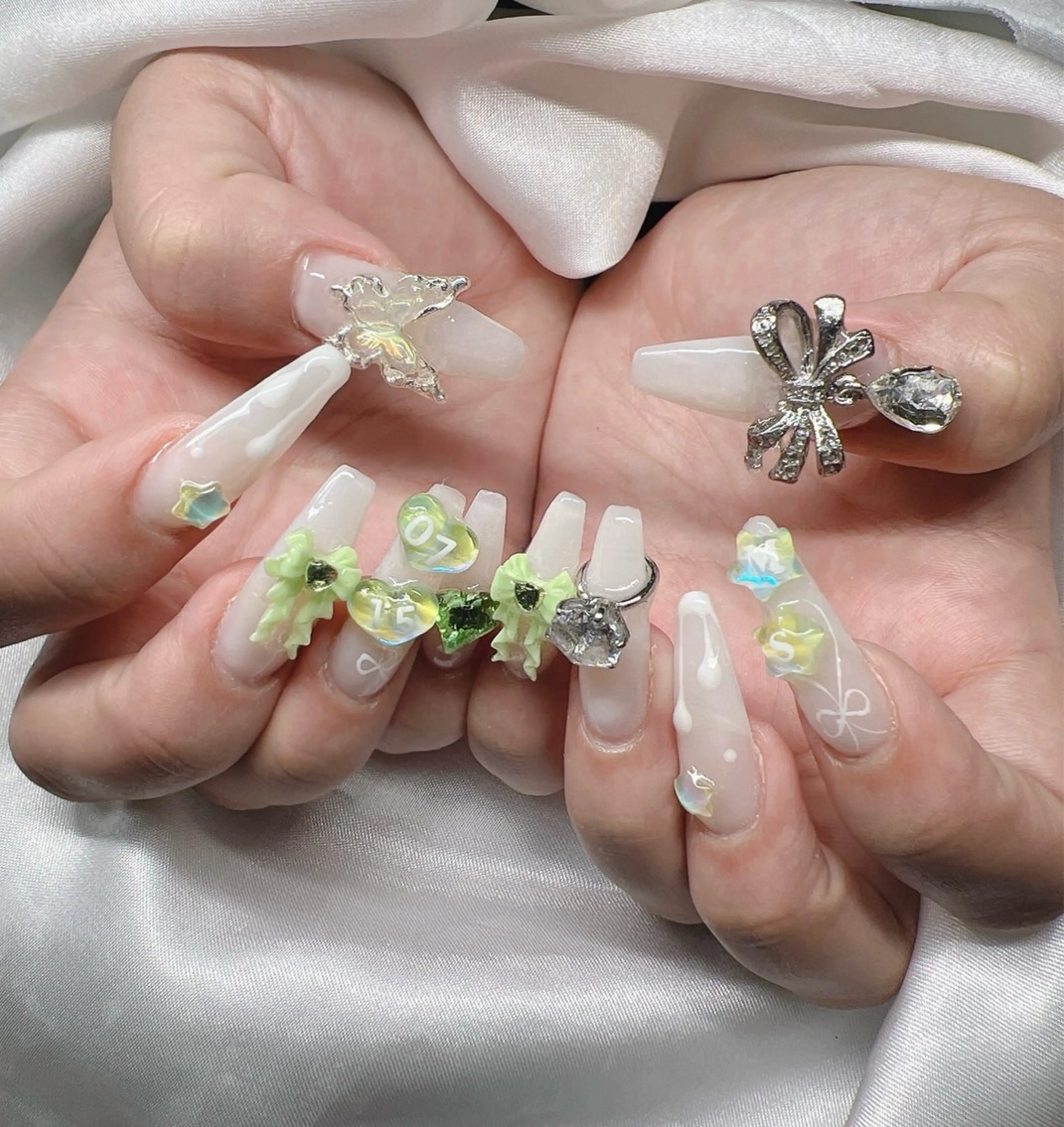 ネイル ハンドネイル Lee Nailsのネイルデザイン