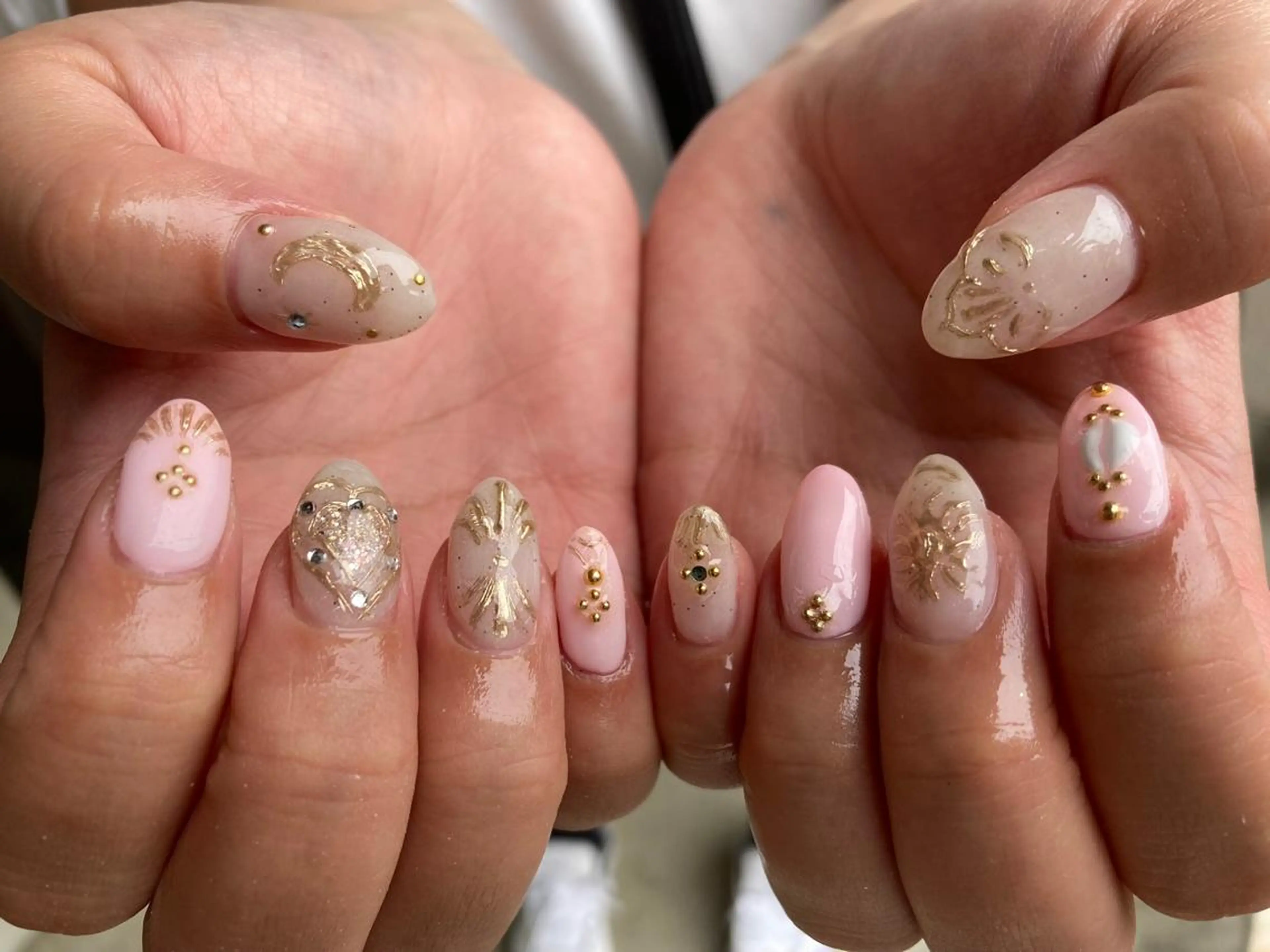 ミディアム ネイル ハンドネイル フットネイル ✴︎ Delightのネイルデザイン