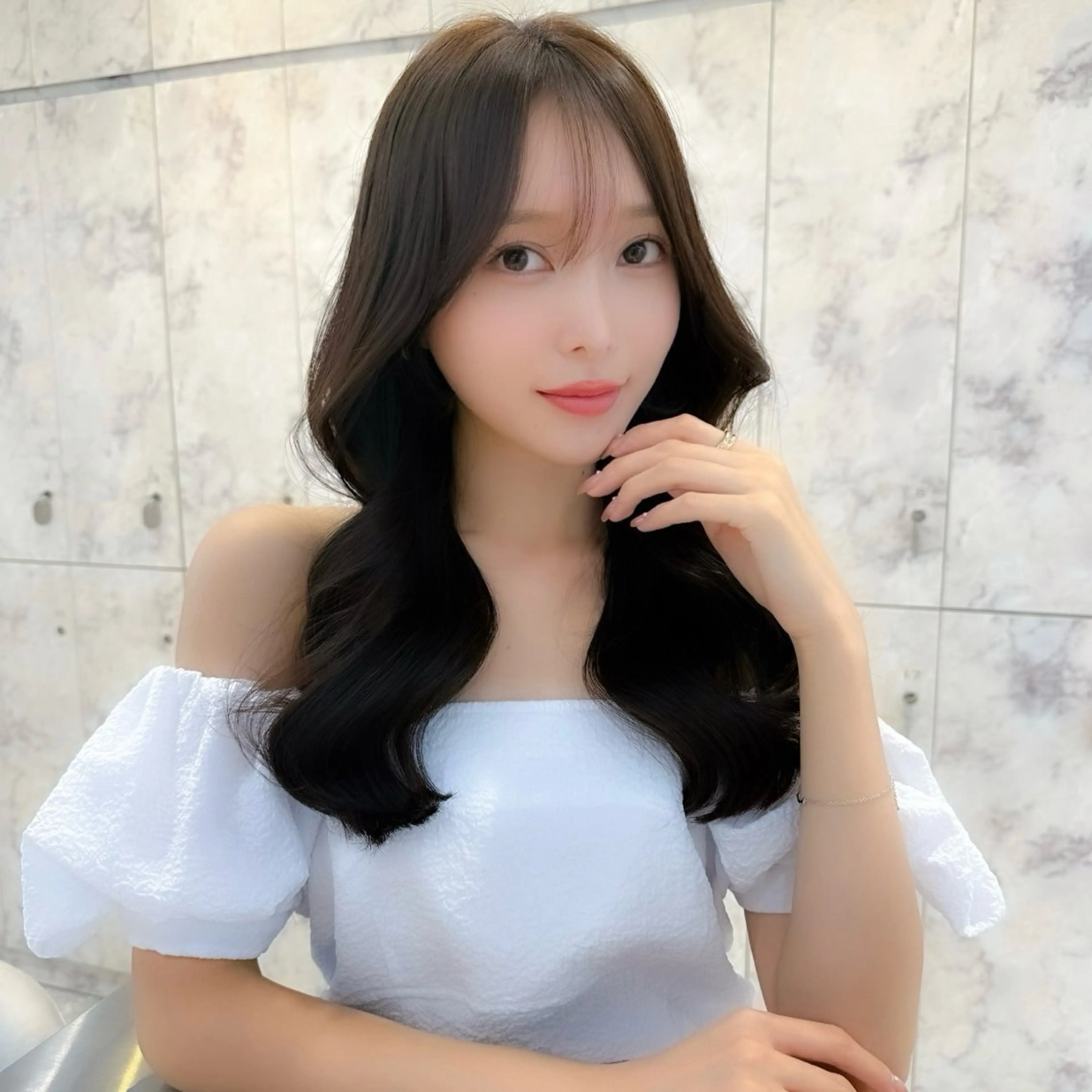 ロング カラー ベージュカラー グレージュ 韓国風ヘア カット ヘアカラー トリートメント ヘッドスパ 髪質改善/韓国ヘア レイヤー/新宿/ロミのヘアスタイル