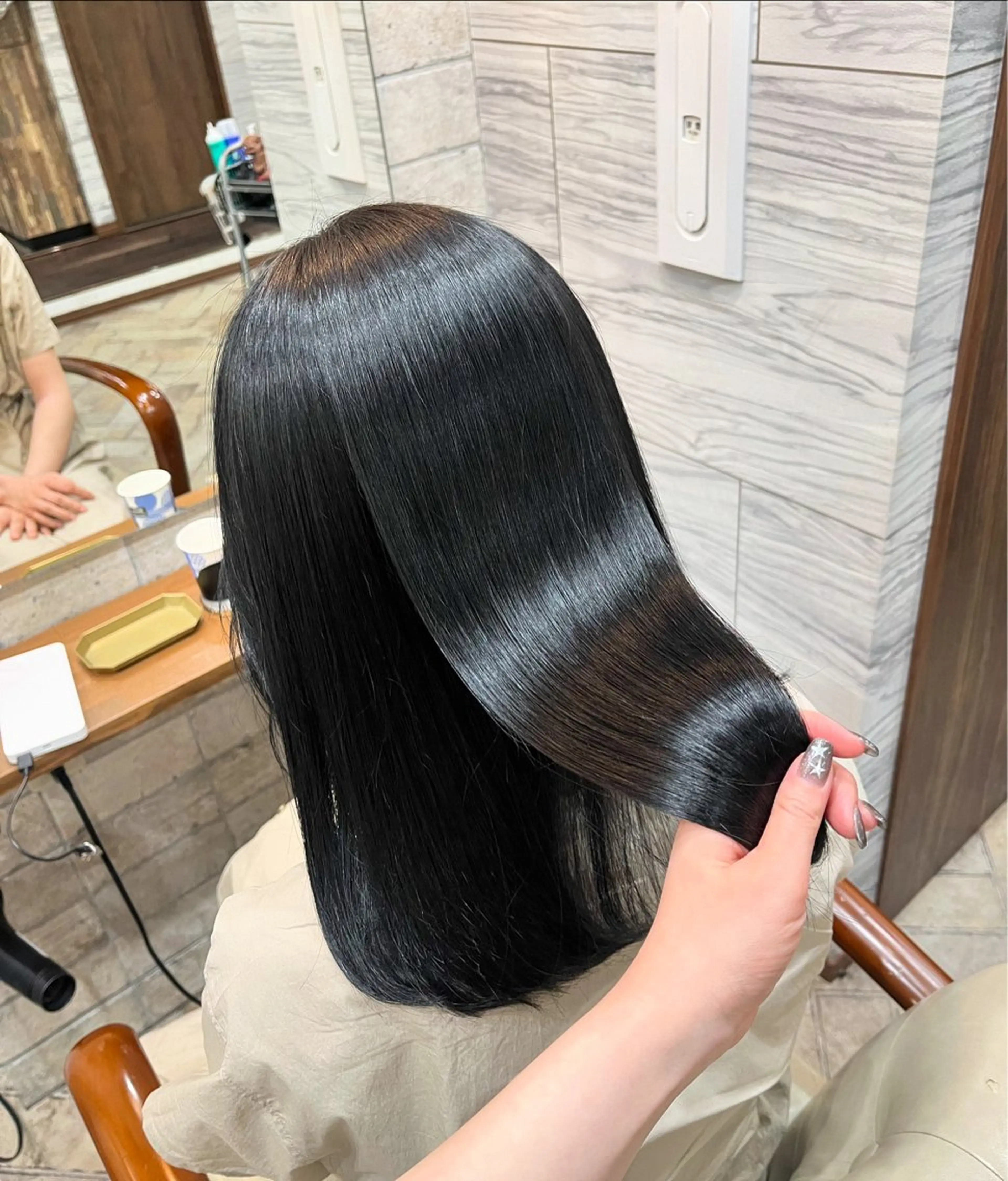 髪質改善カラー+UPTOGLOSSトリートメントの写真