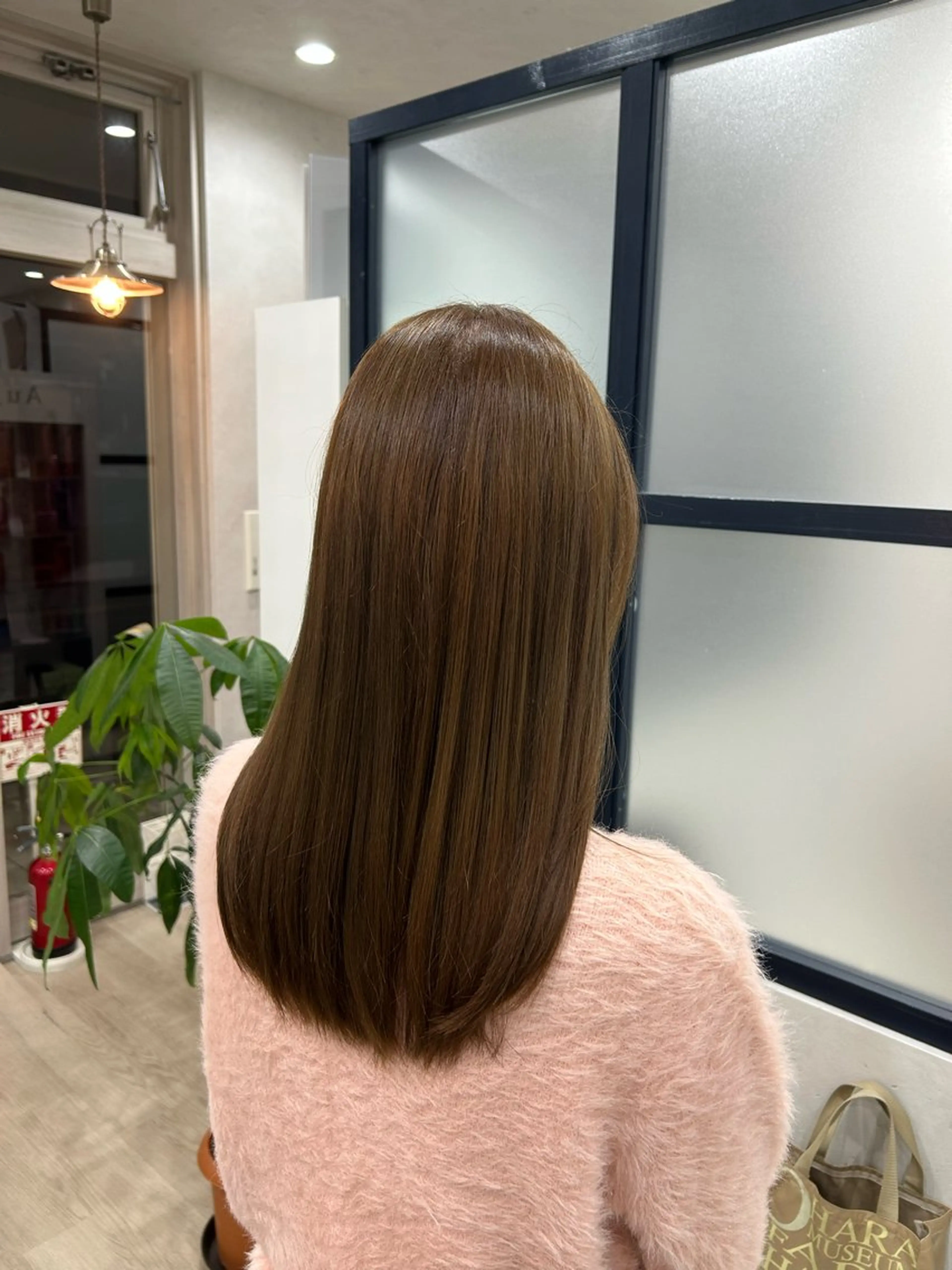 カラー ベージュカラー オリーブベージュ 櫻井 愛留のヘアスタイル