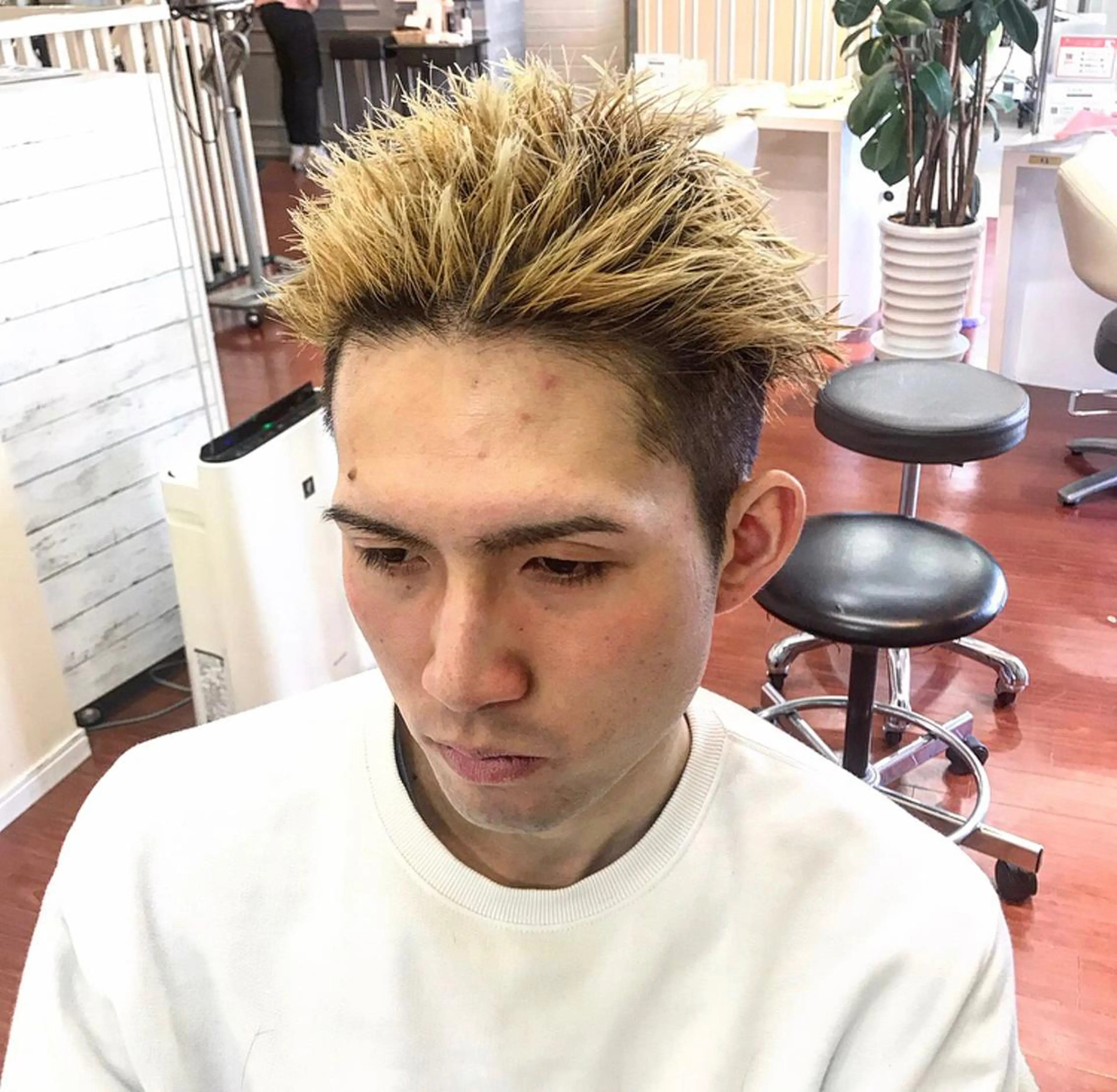 カラー メンズ カット ヘアカラー トリートメント ヨシダ トオルのヘアスタイル