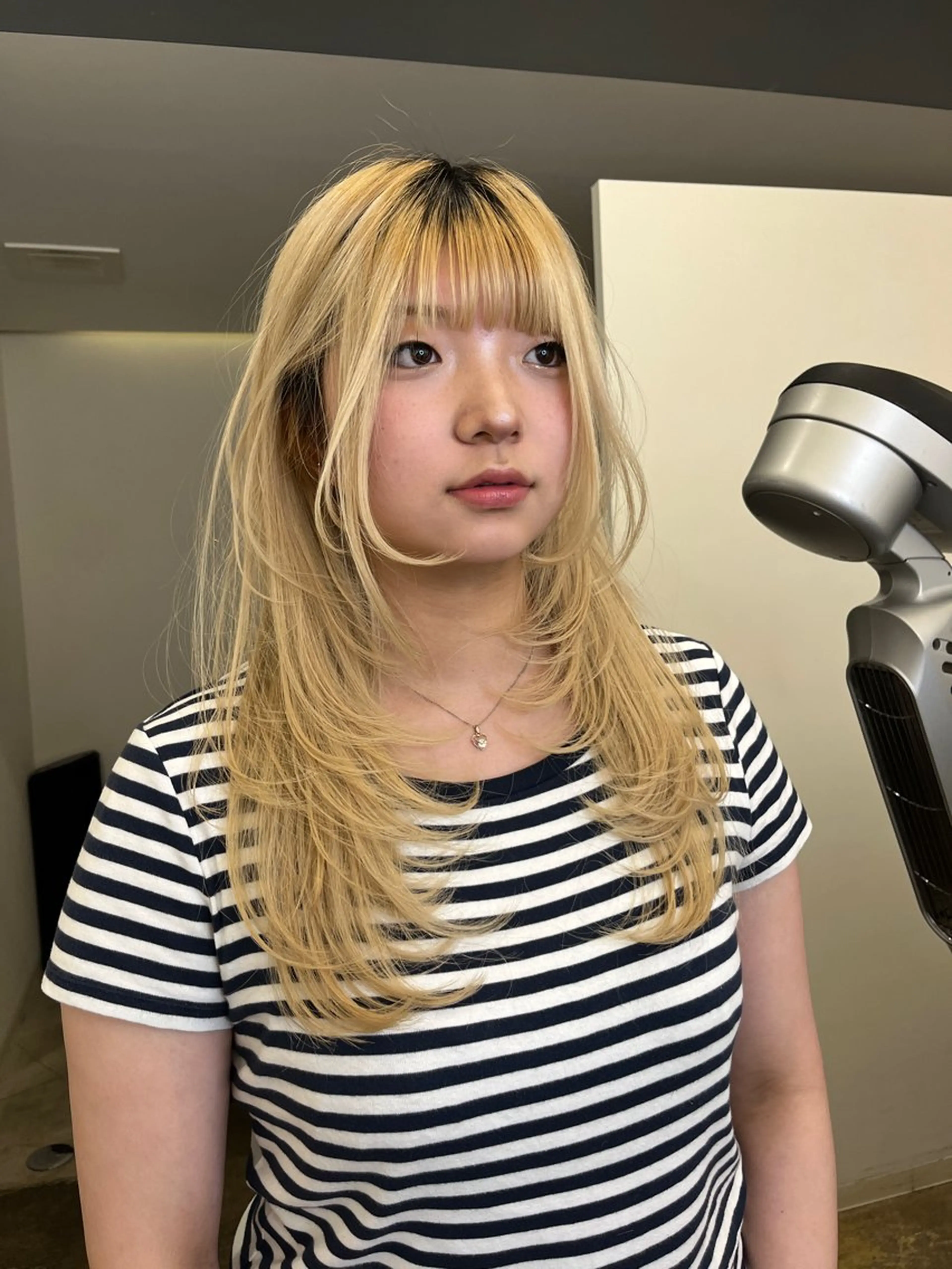 ロング ロングレイヤー レイヤーカット ロング LINE.ai所属・mei／周南 ／ぷつっと／レイヤーのヘアスタイル