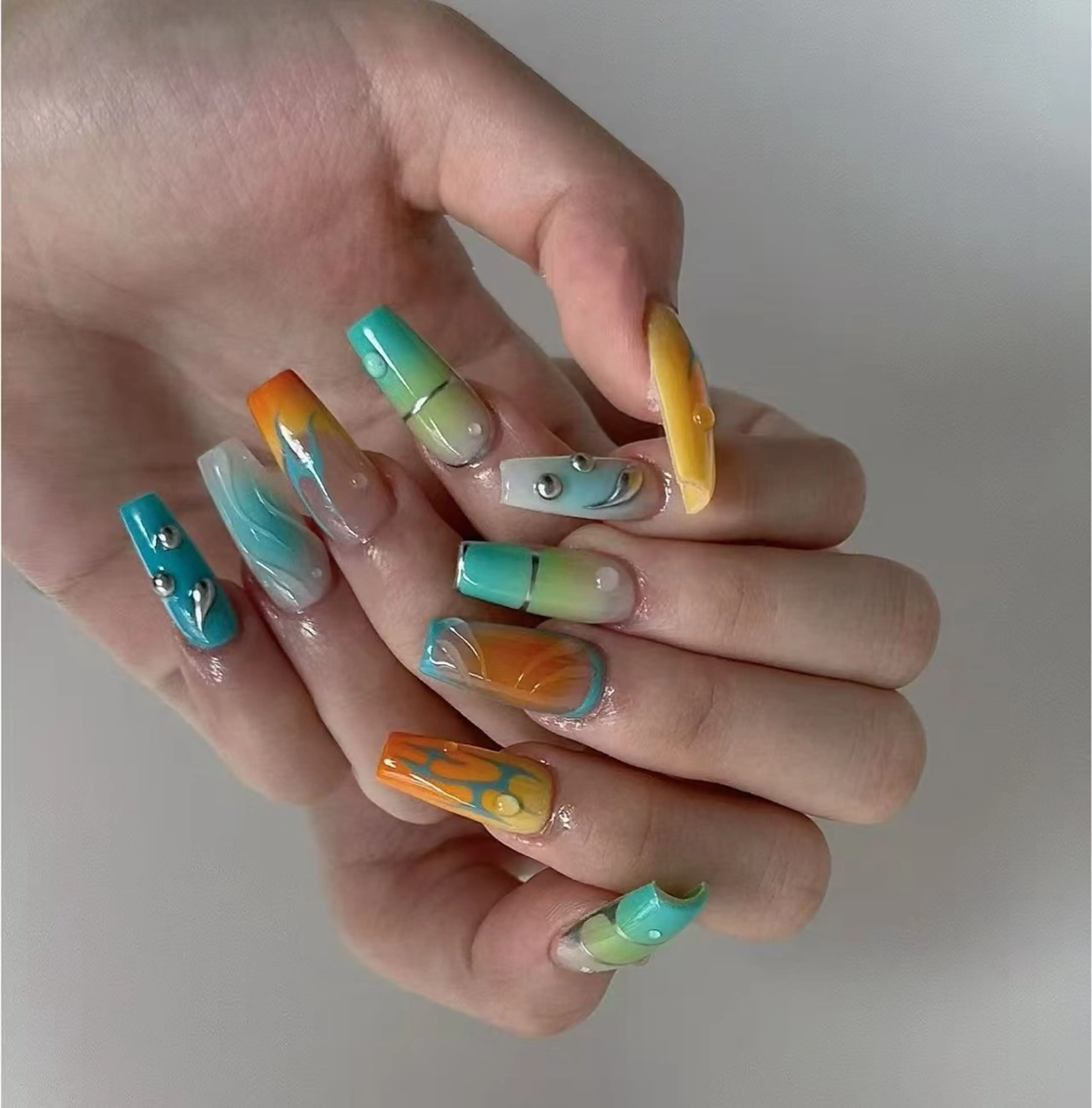 ネイル オーロラネイル フラワーネイル フットネイル フレンチネイル ジェルネイル ハンドネイル BabyYouMi nailのネイルデザイン