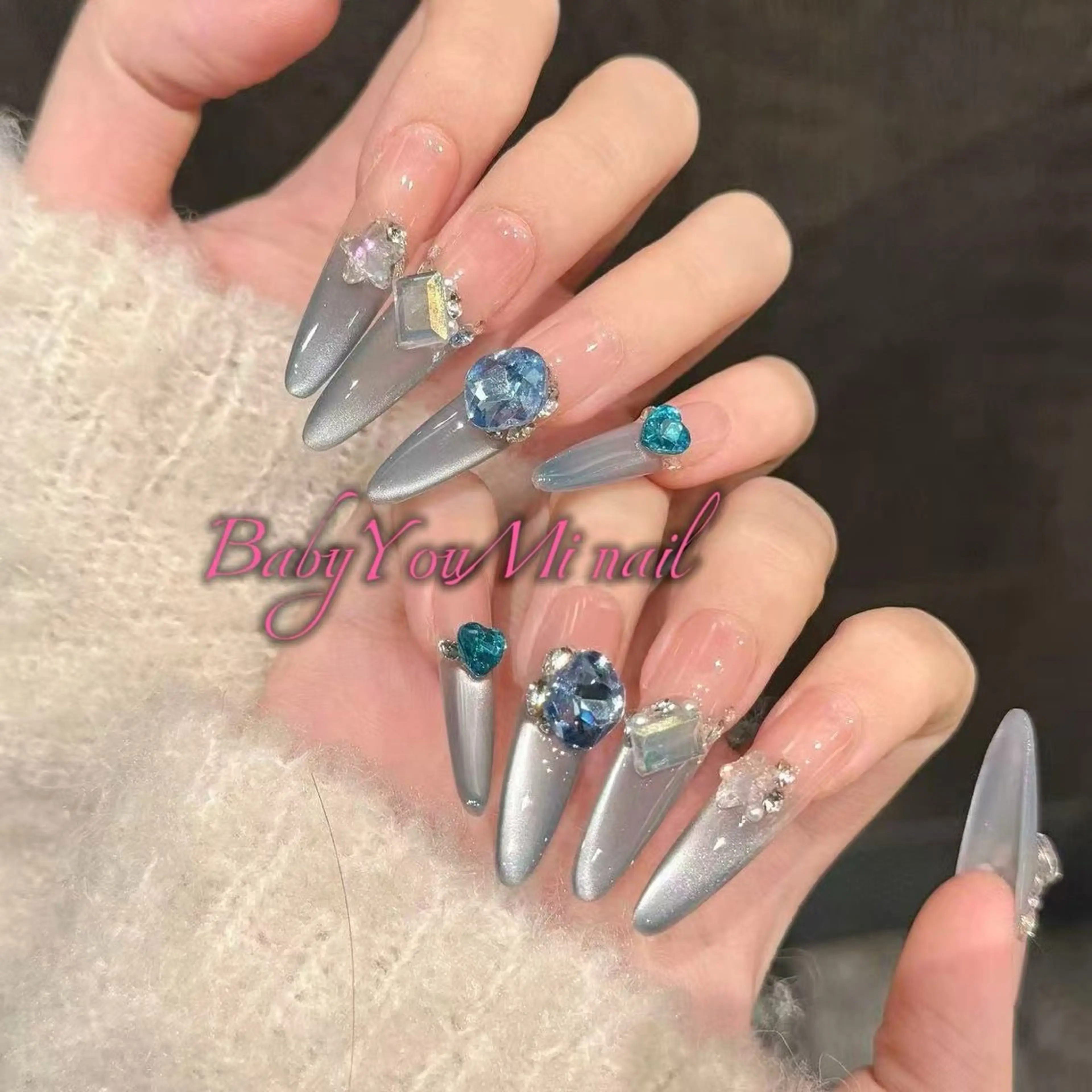 ネイル オーロラネイル フラワーネイル フットネイル フレンチネイル ジェルネイル ハンドネイル BabyYouMi nailのネイルデザイン