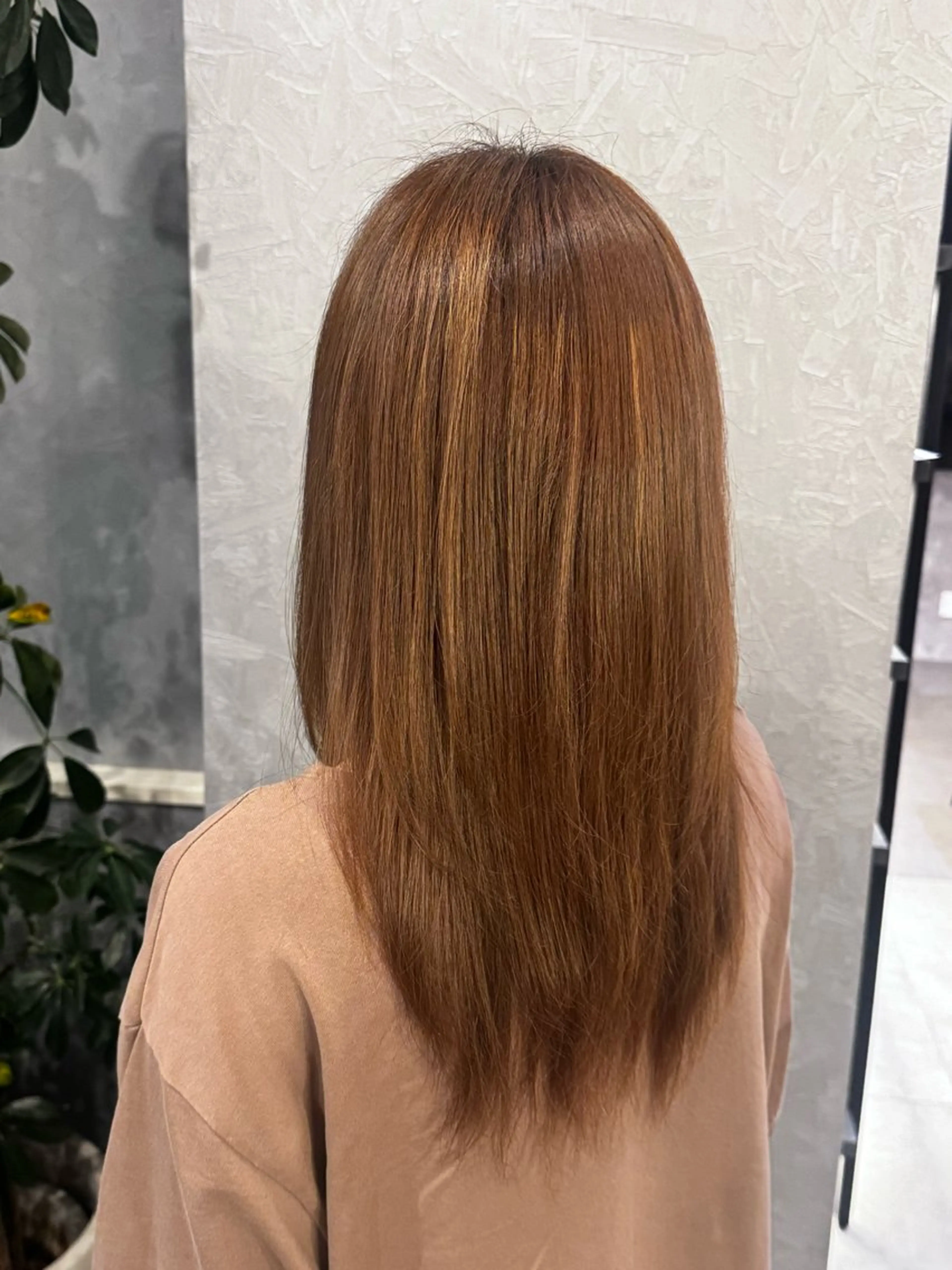 セミロング レイヤーカット カット 佐藤 凜のヘアスタイル