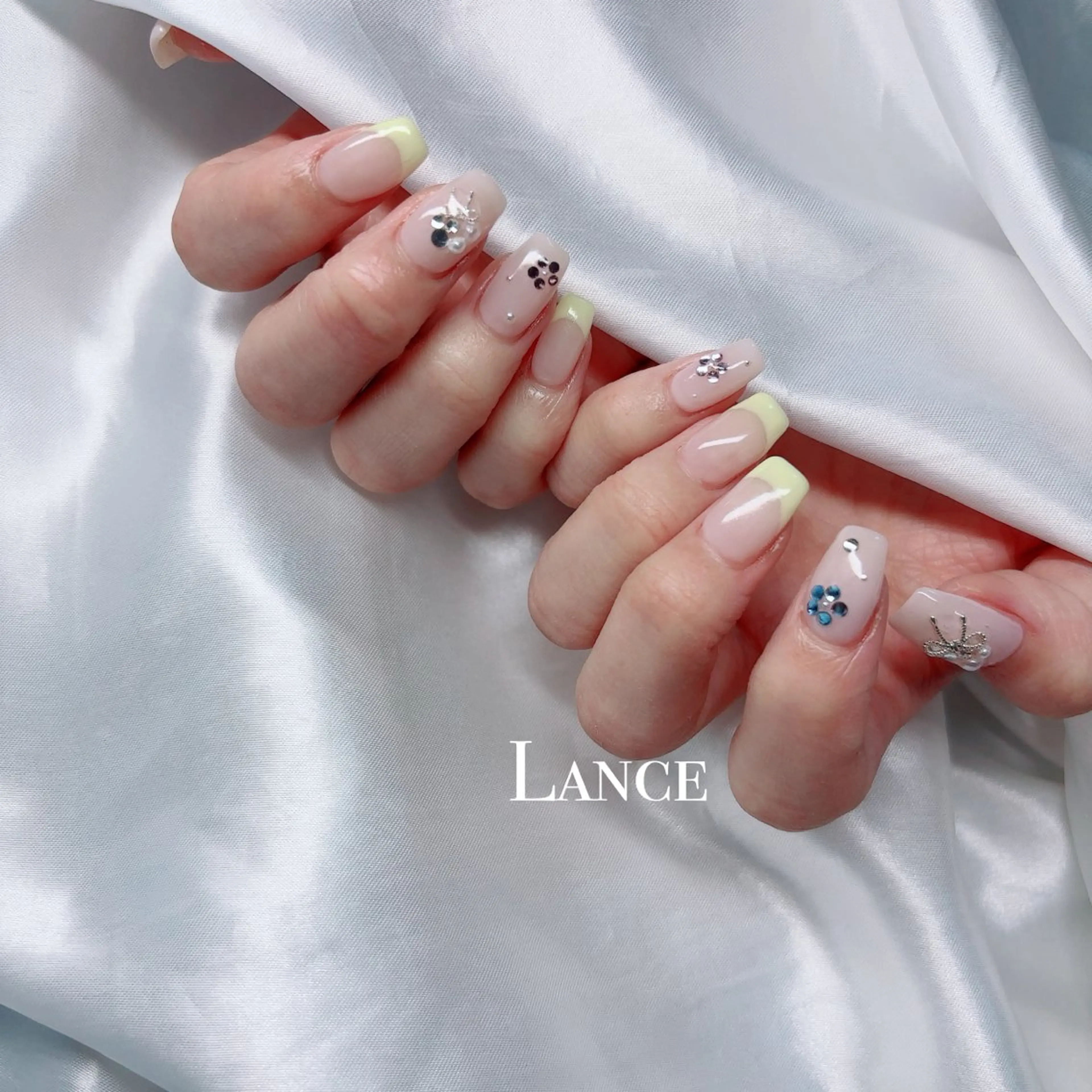 ネイル キラキラネイル 韓国ネイル 春ネイル ワンホンネイル 冬ネイル Lance nailのネイルデザイン