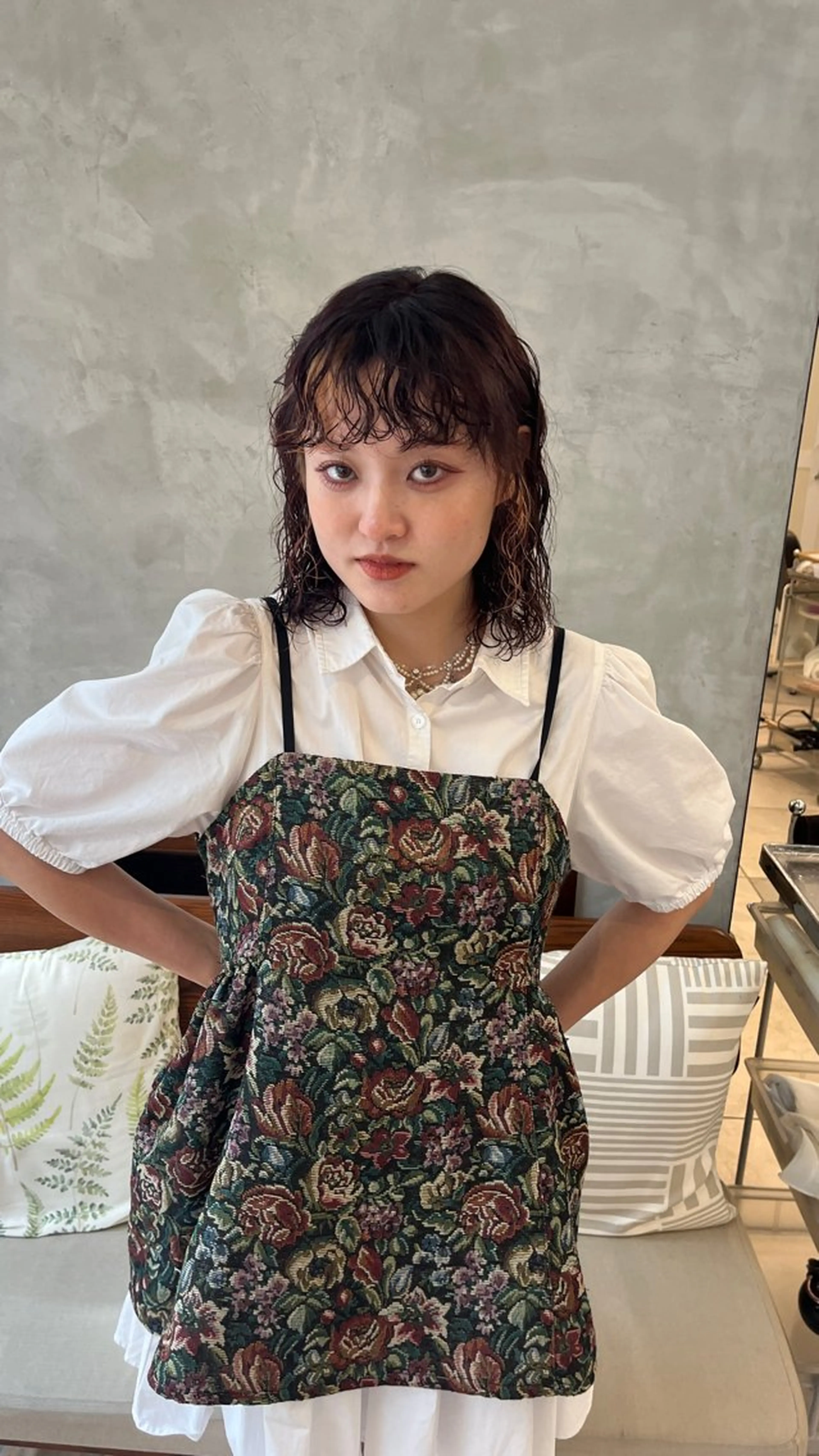 ミディアム カラー デザインカラー 友花 暗髪／ナチュラルのヘアスタイル