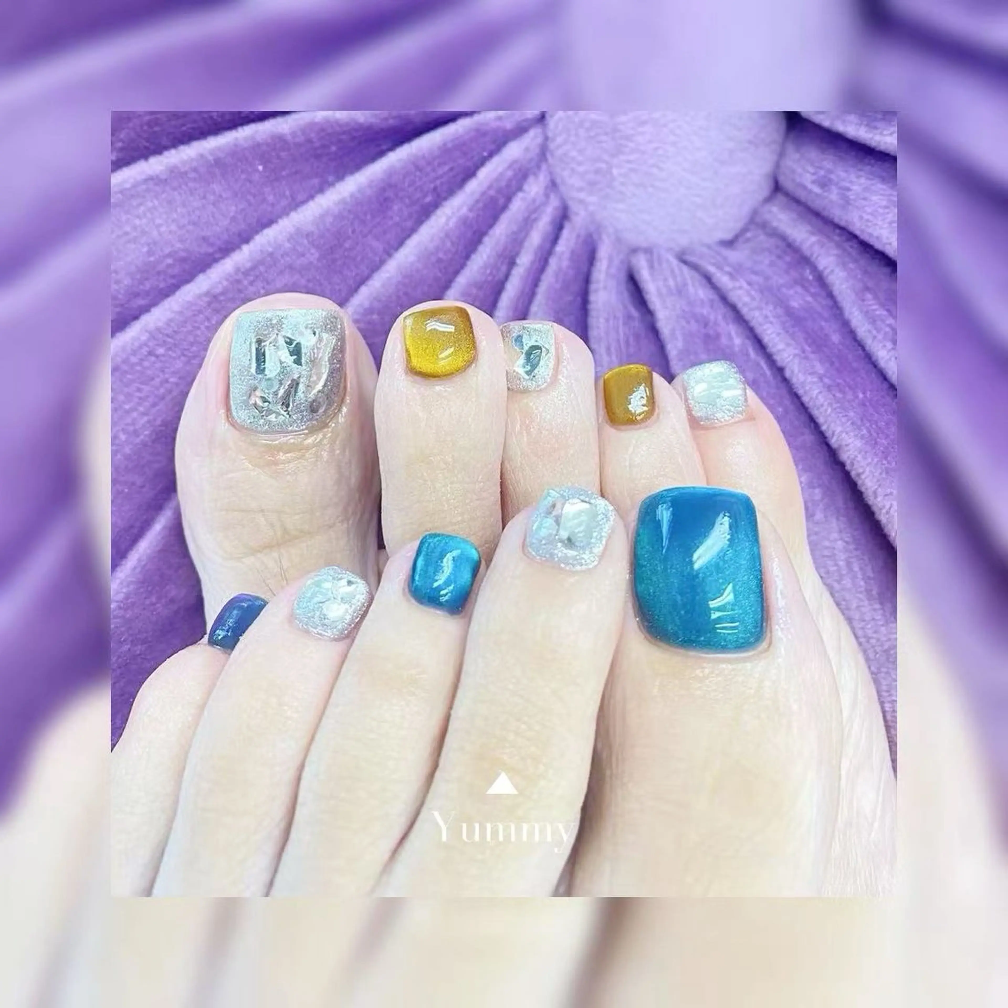 🦶【foot】🦶オフ込み☆キラキラストーン&パーツ付け放題♪夏向けフットネイルの写真