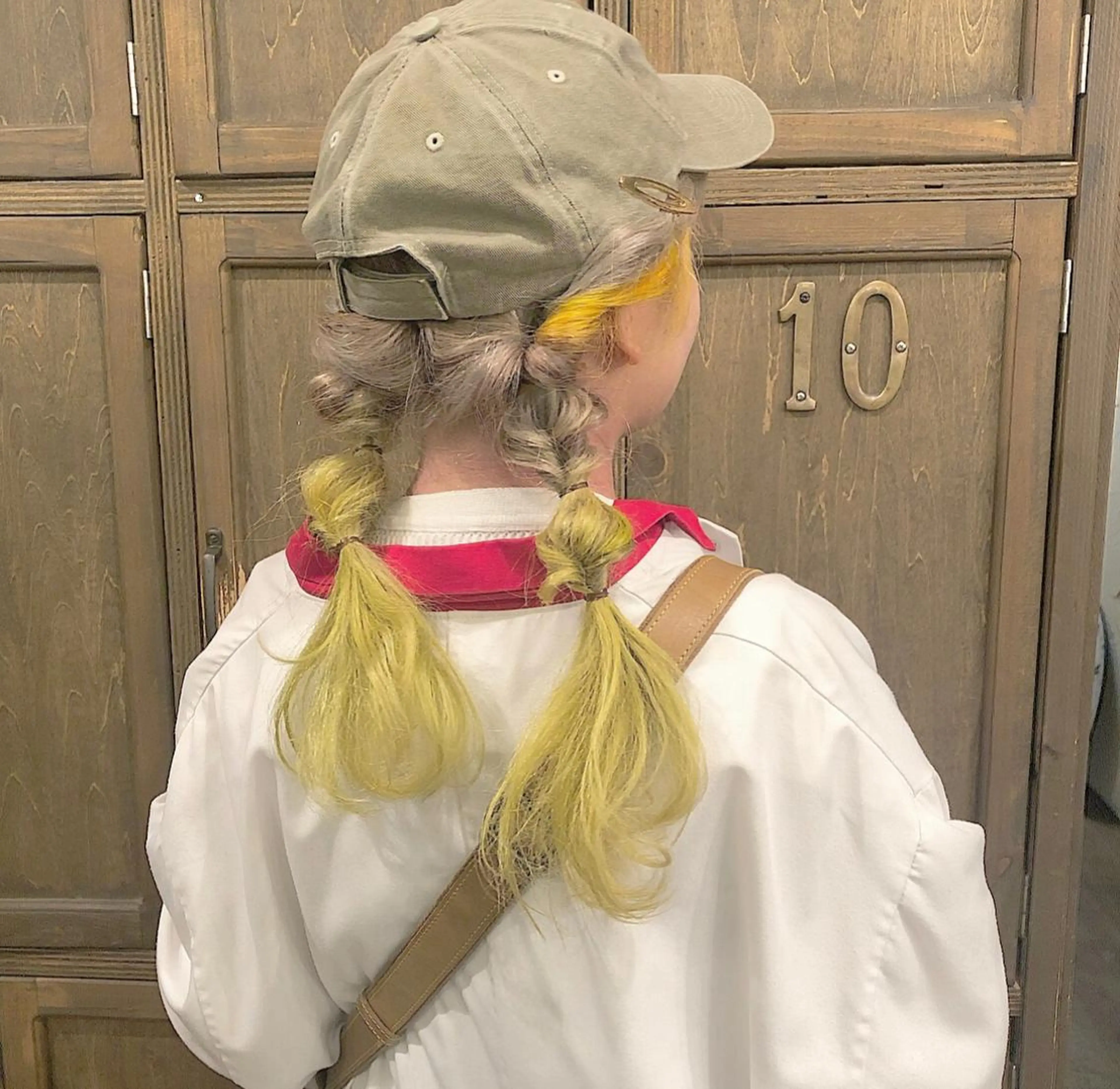 ロング カラー ヘアアレンジ ブリーチ、パーマ 西部笑のヘアスタイル