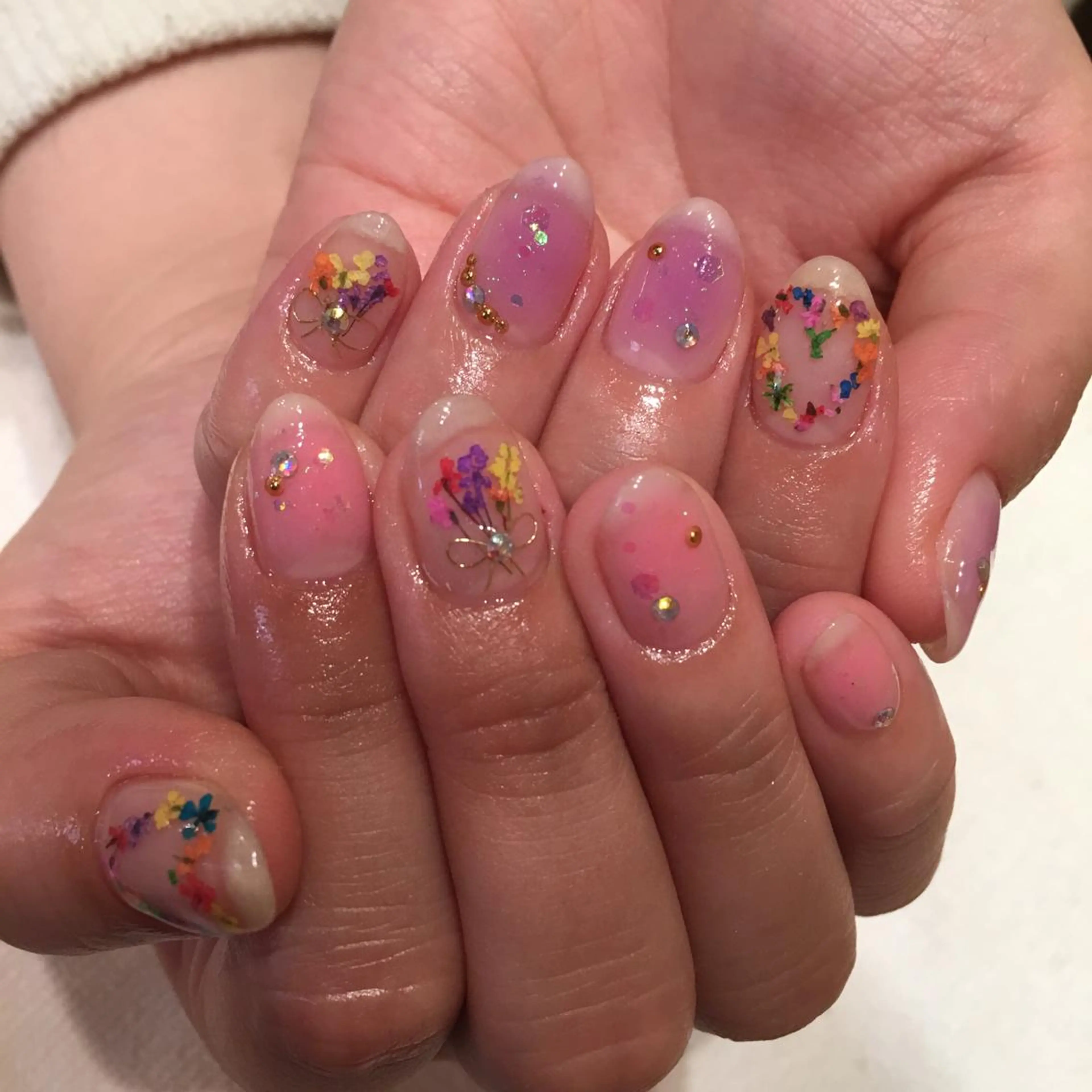 ネイル チークネイル Nailroom Mocaのネイルデザイン