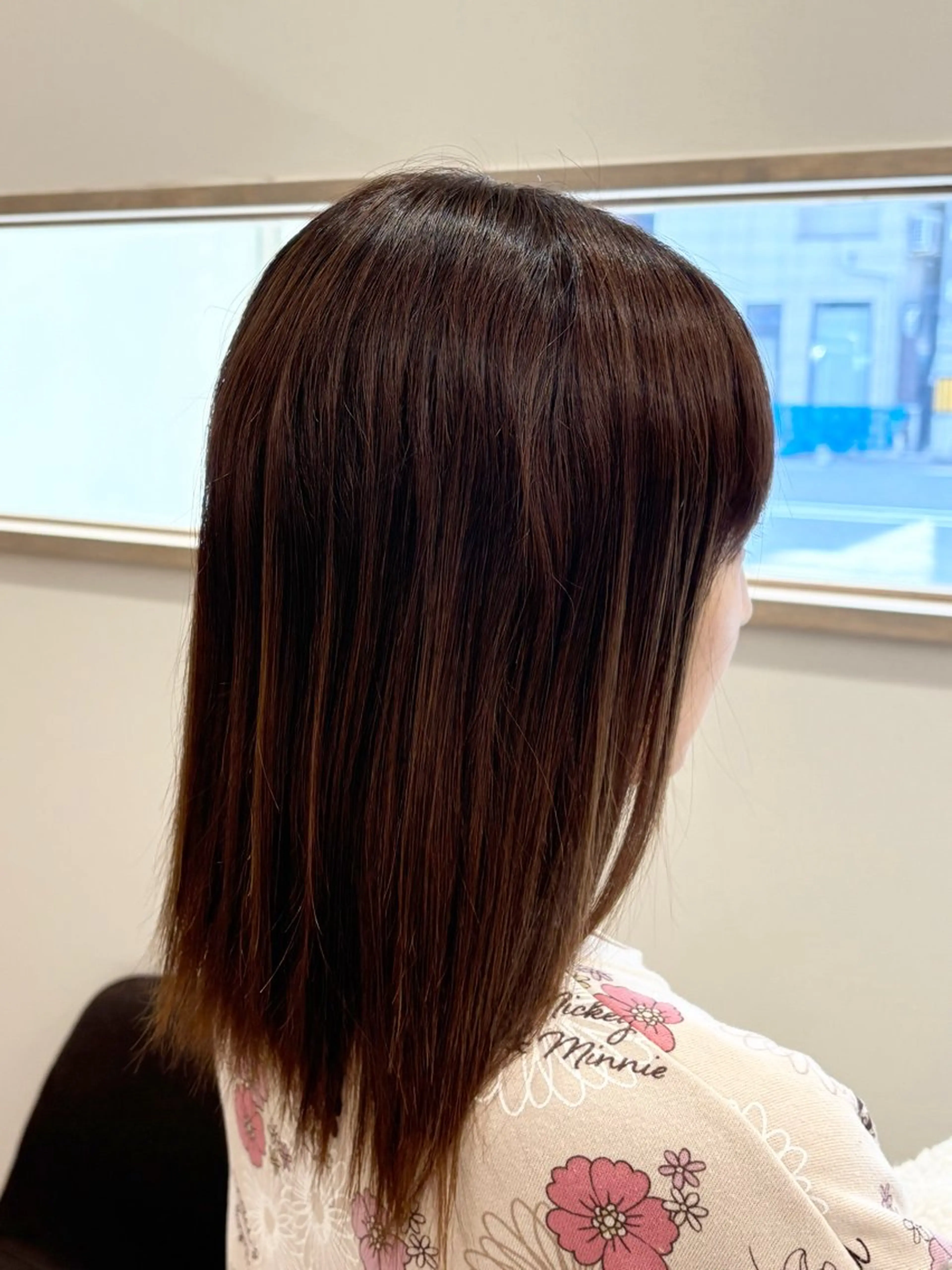 ミディアム カラー ブラウンカラー ナチュラルブラウン ヘアカラー GUEST ヒロキのヘアスタイル