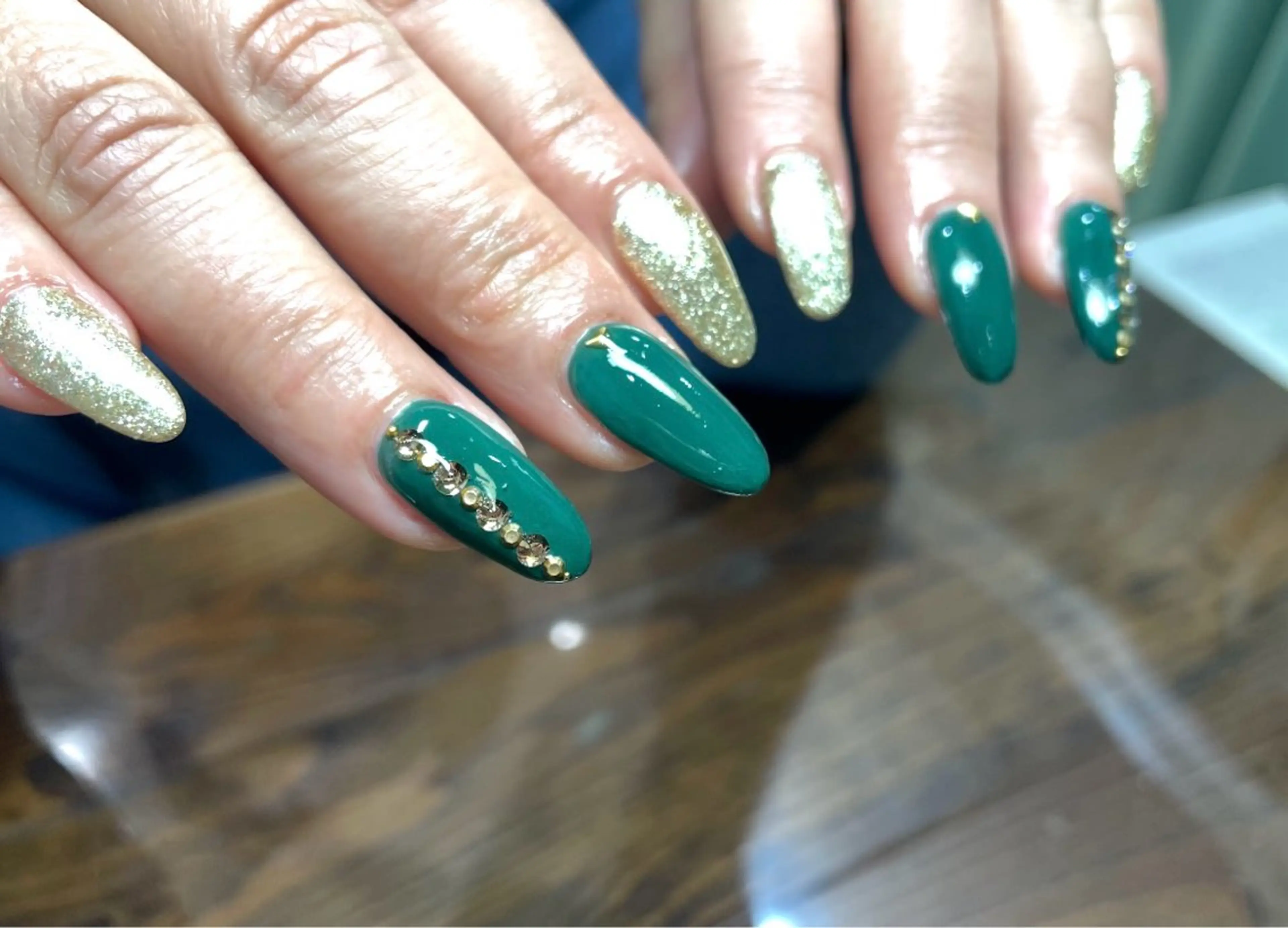 ネイル ヘアーサロン大野所属・nailsalon SWATiのネイルデザイン