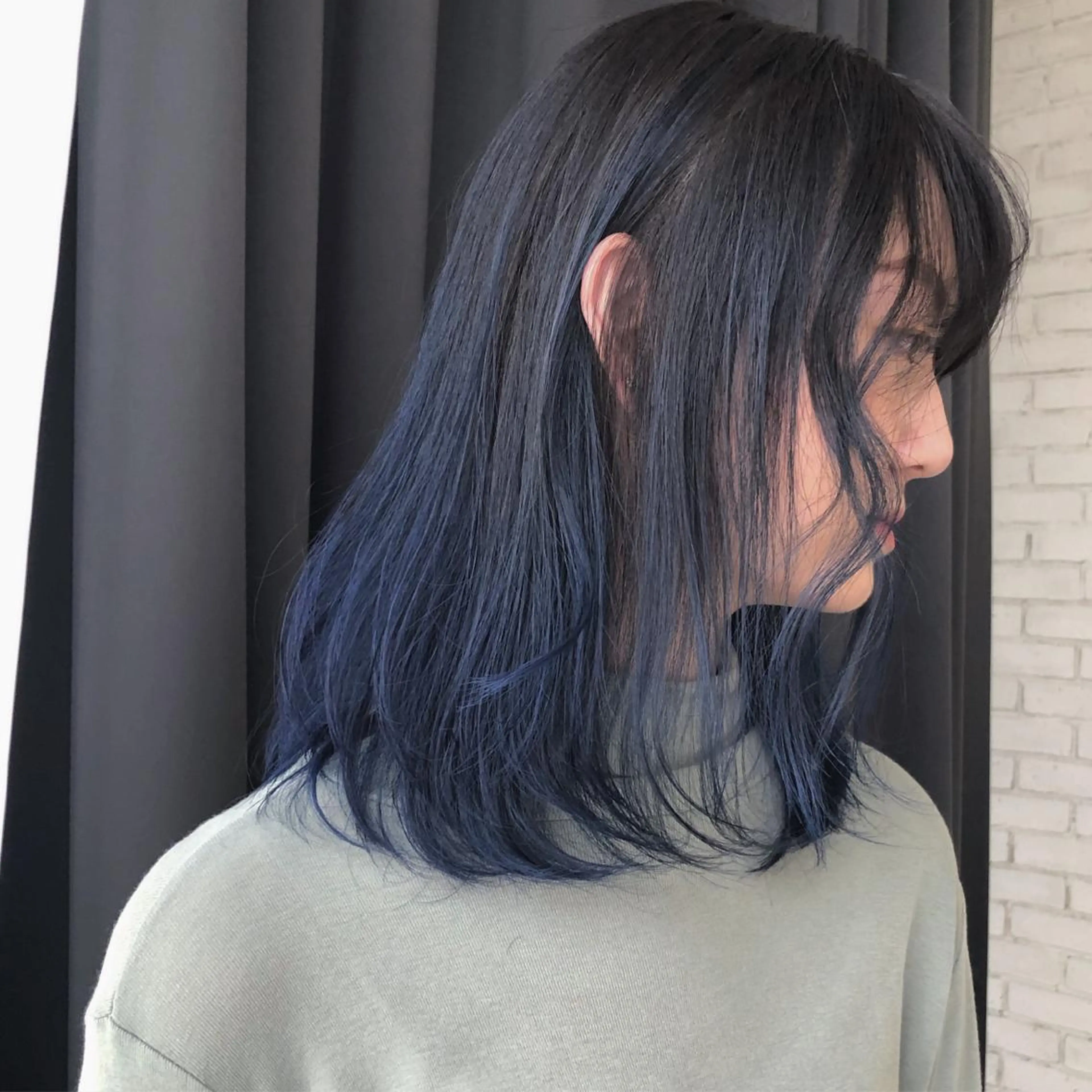 セミロング カラー バレイヤージュ ハイライトカラー ハイライト レイヤーカット ORIKA 美容室のヘアスタイル