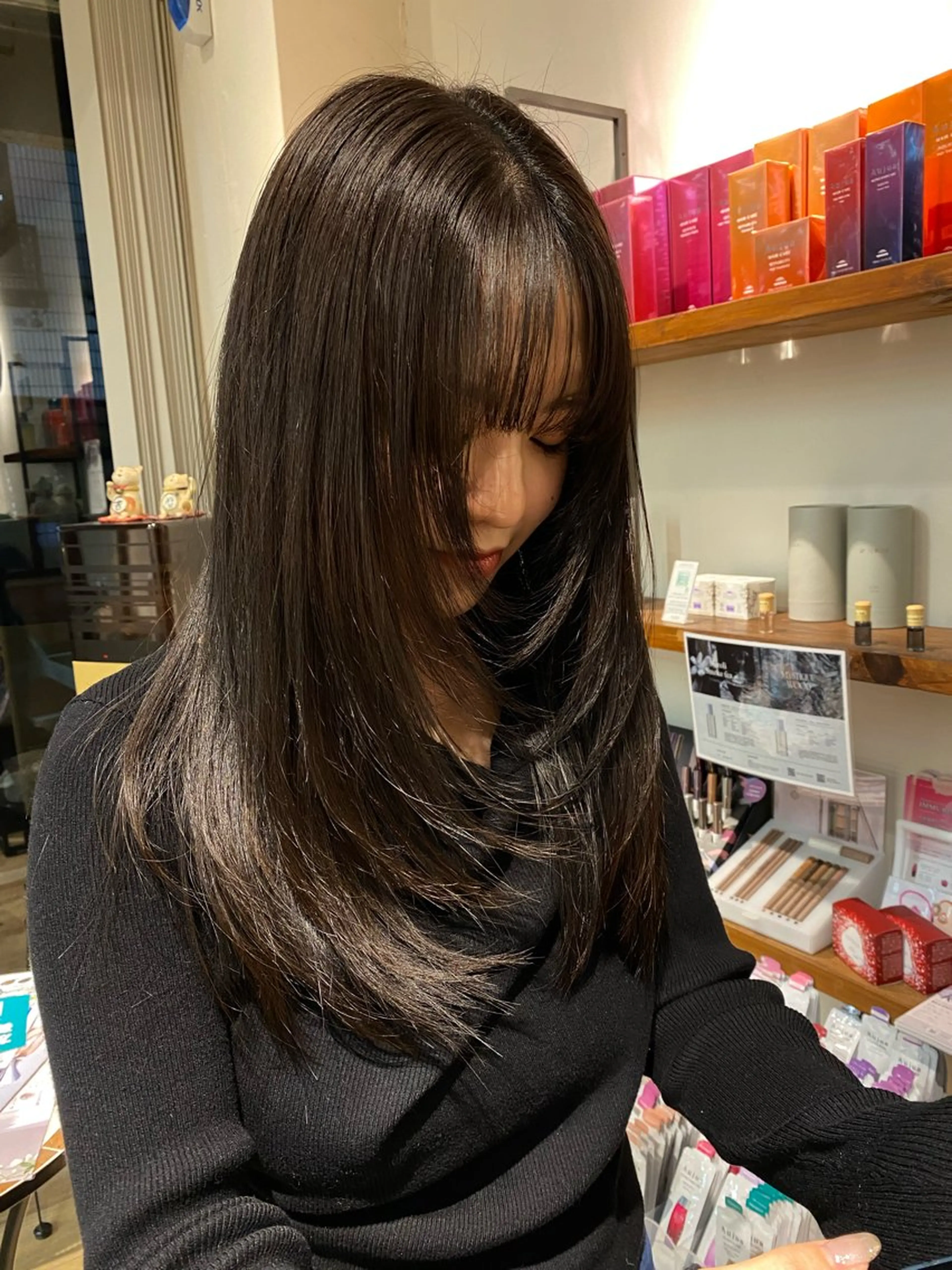 ロング カラー レイヤーカット カット ヘアカラー ナチュラルヘア🫧 ナナミのヘアスタイル