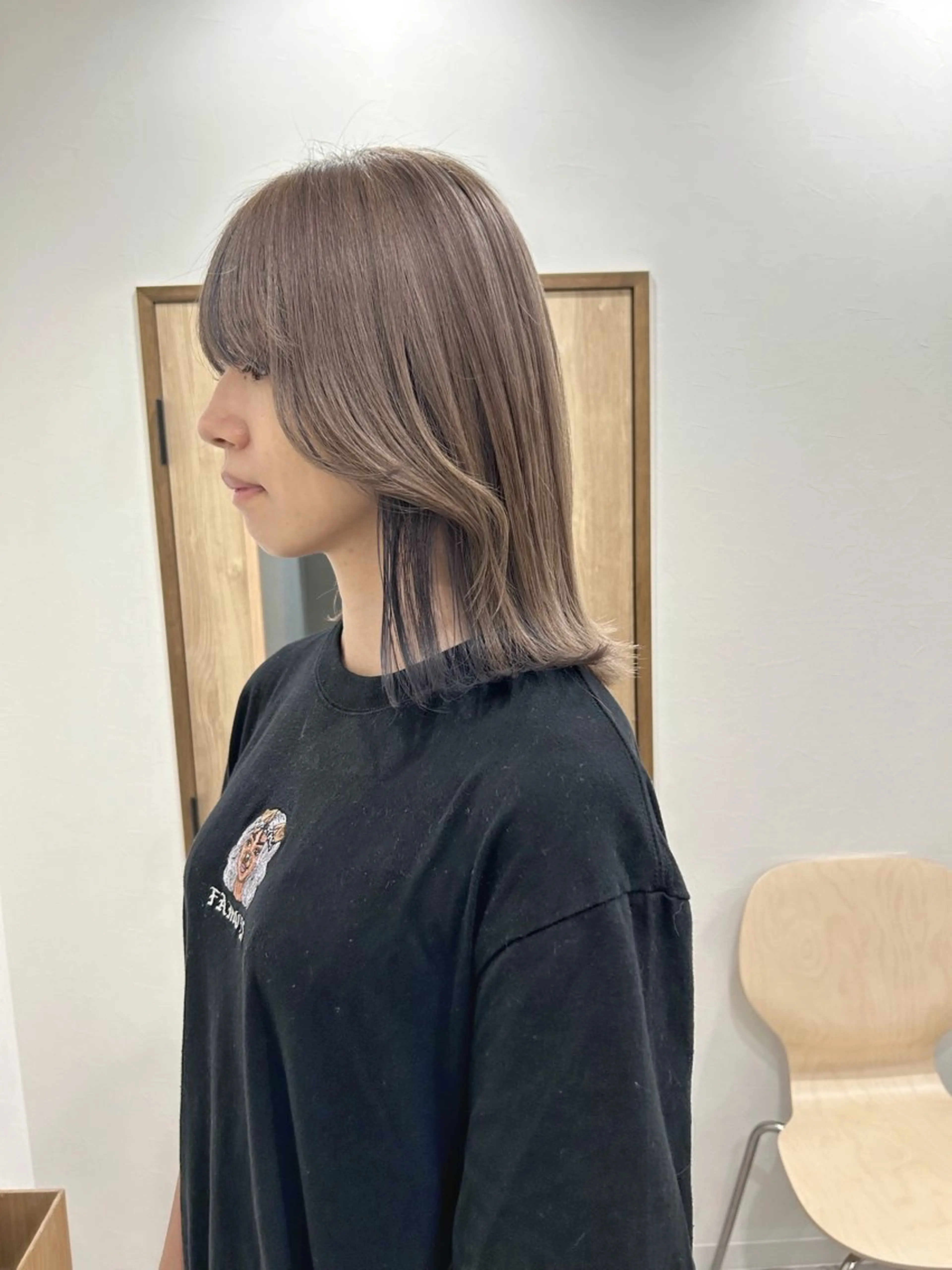 ミディアム カラー イヤリングカラー 顔まわりレイヤー 顔周りカット レイヤーカット ヘアカラー ボブ/ハイトーン 立川loose 下田のヘアスタイル