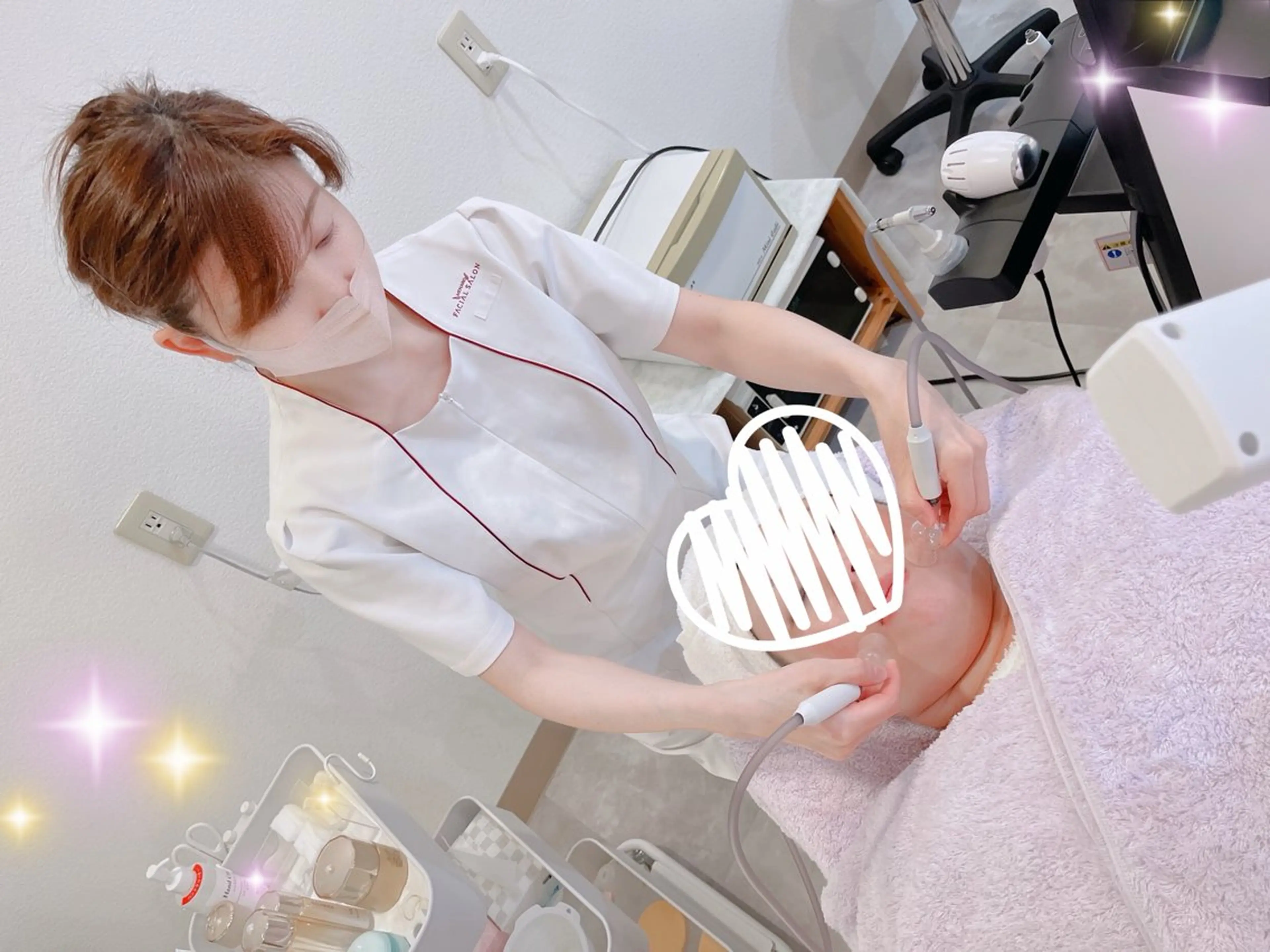 基本のアドバンスコース:50分のフェイシャルデコルテエステの写真