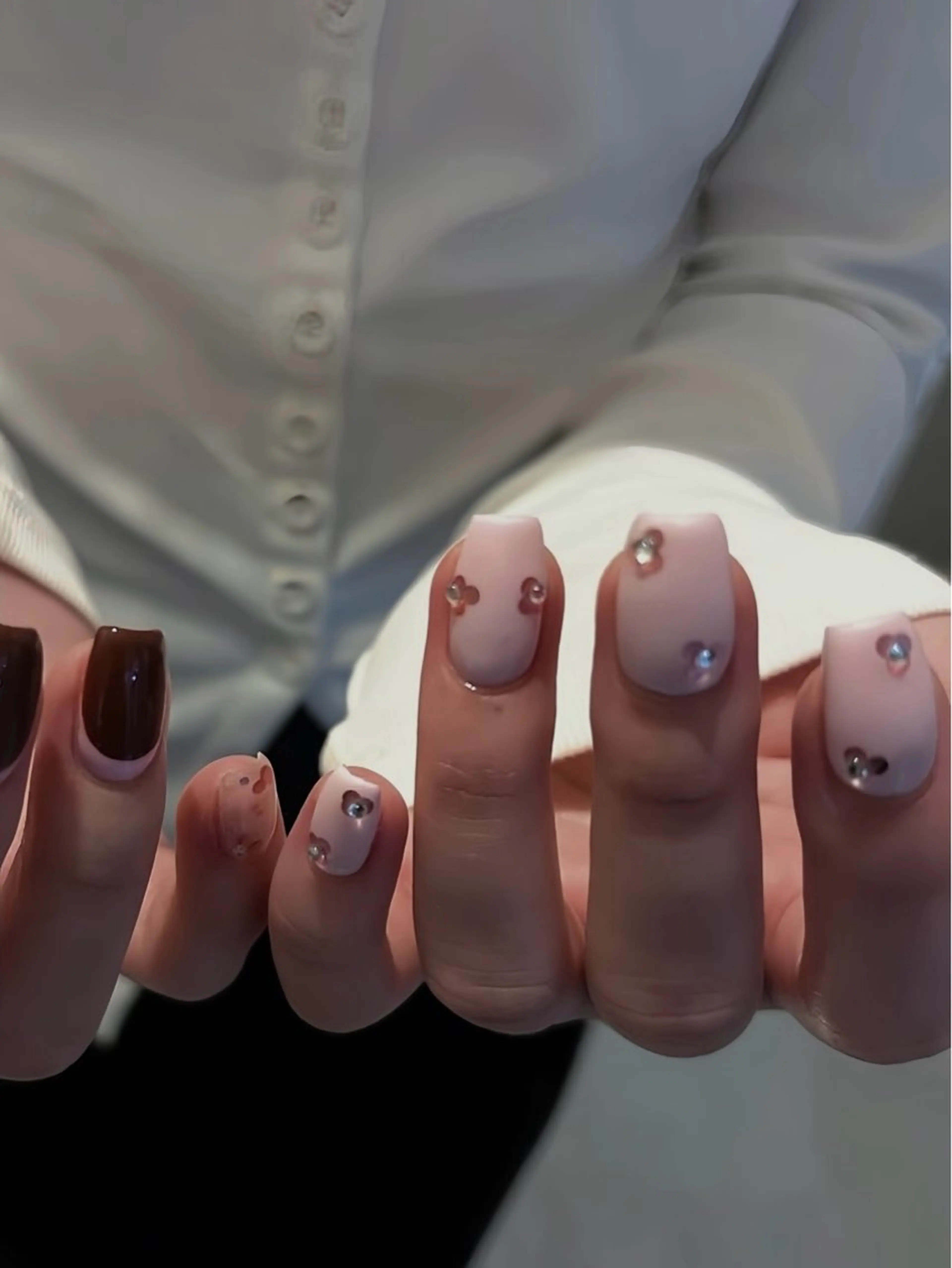 ネイル アートネイル 韓国ネイル ニュアンスネイル ぷっくりネイル ハンドネイル ハンドケア hina .のネイルデザイン