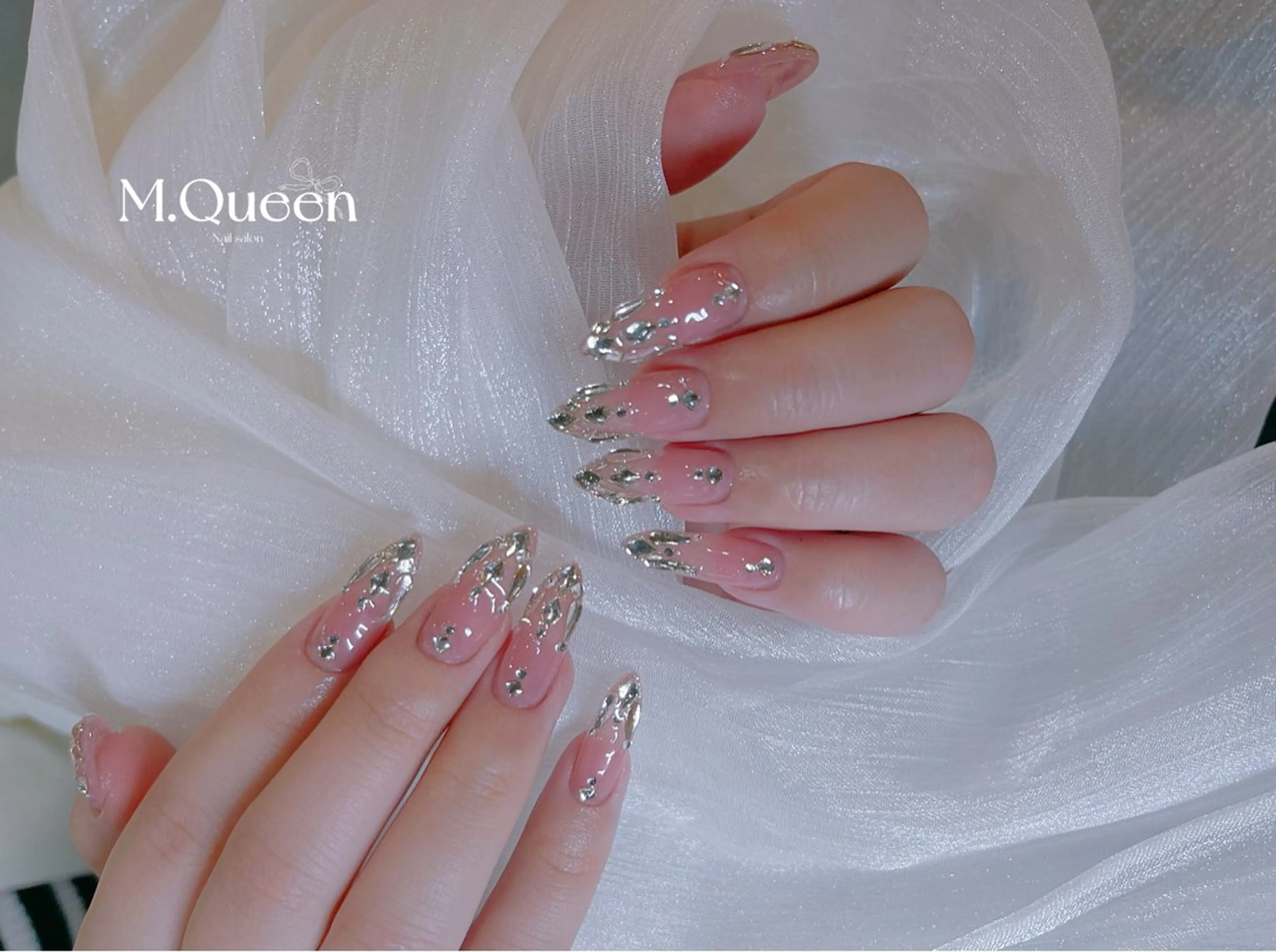 ネイル MQueen ネイルサロンマルのネイルデザイン