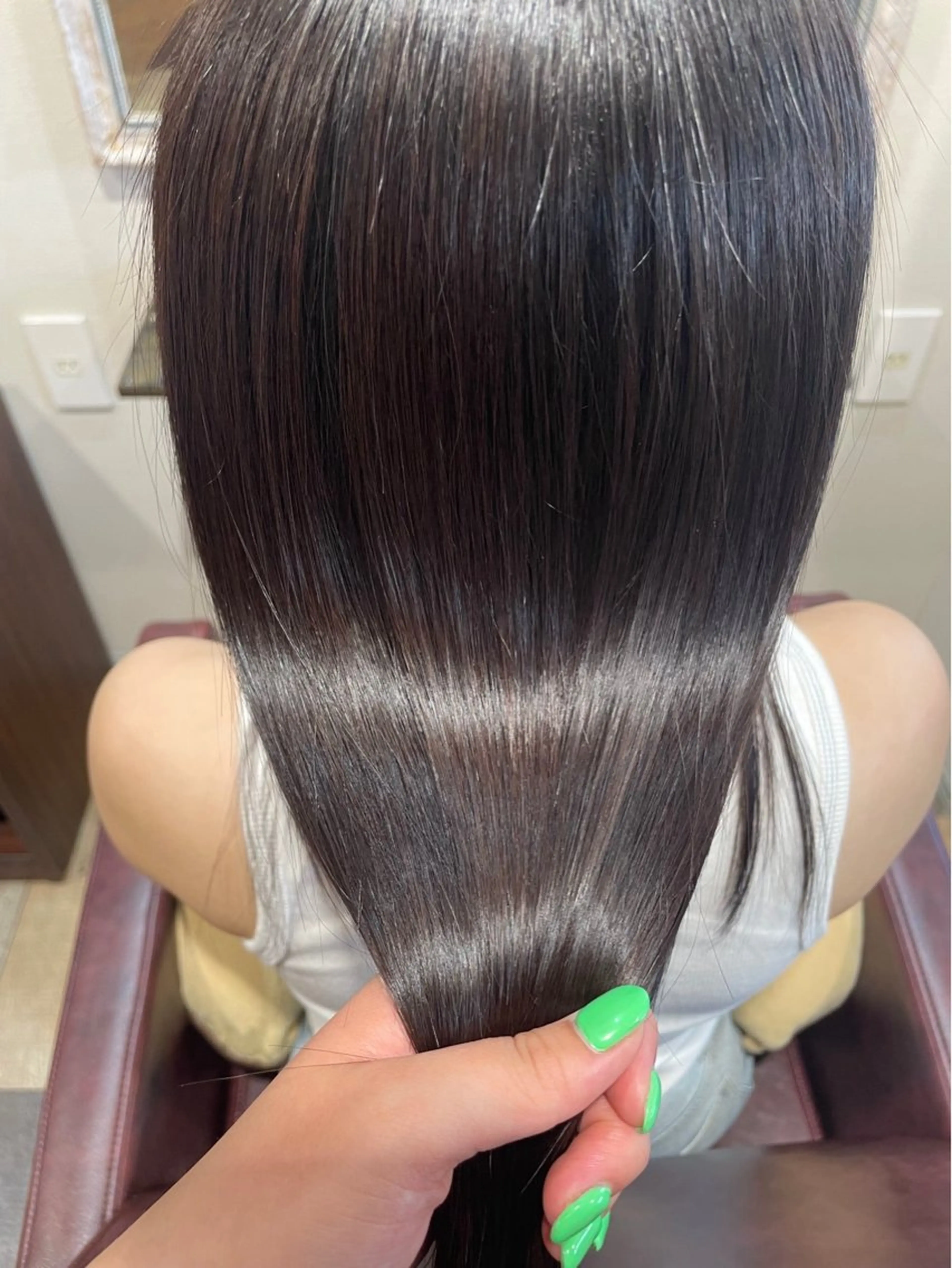 セミロング 髪質改善 レイヤーカット トリートメント 縮毛矯正 トリートメント 透明感カラー/ くびれヘア/ユウユのヘアスタイル