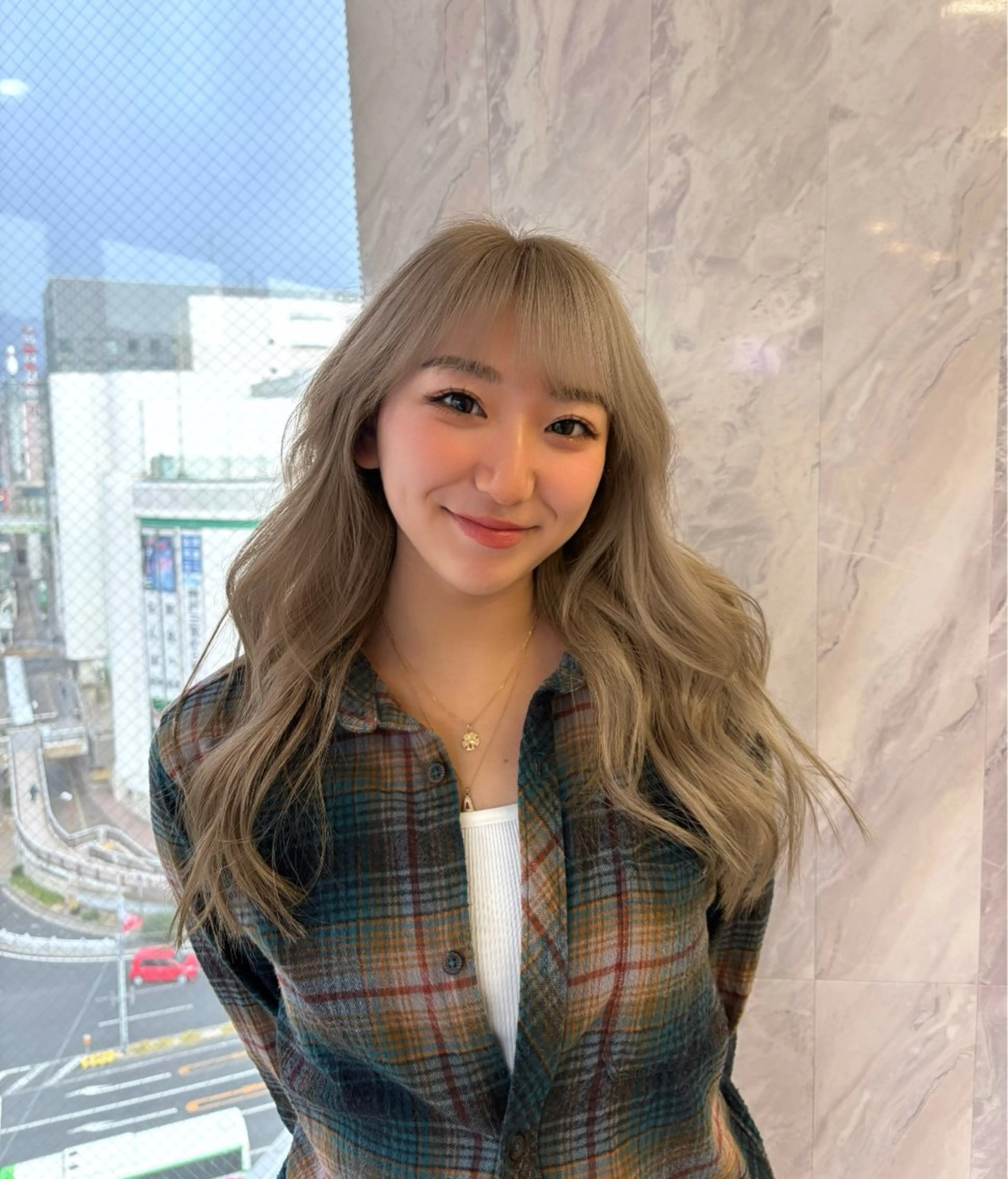 セミロング karin💋海外 レイヤーカットのヘアスタイル