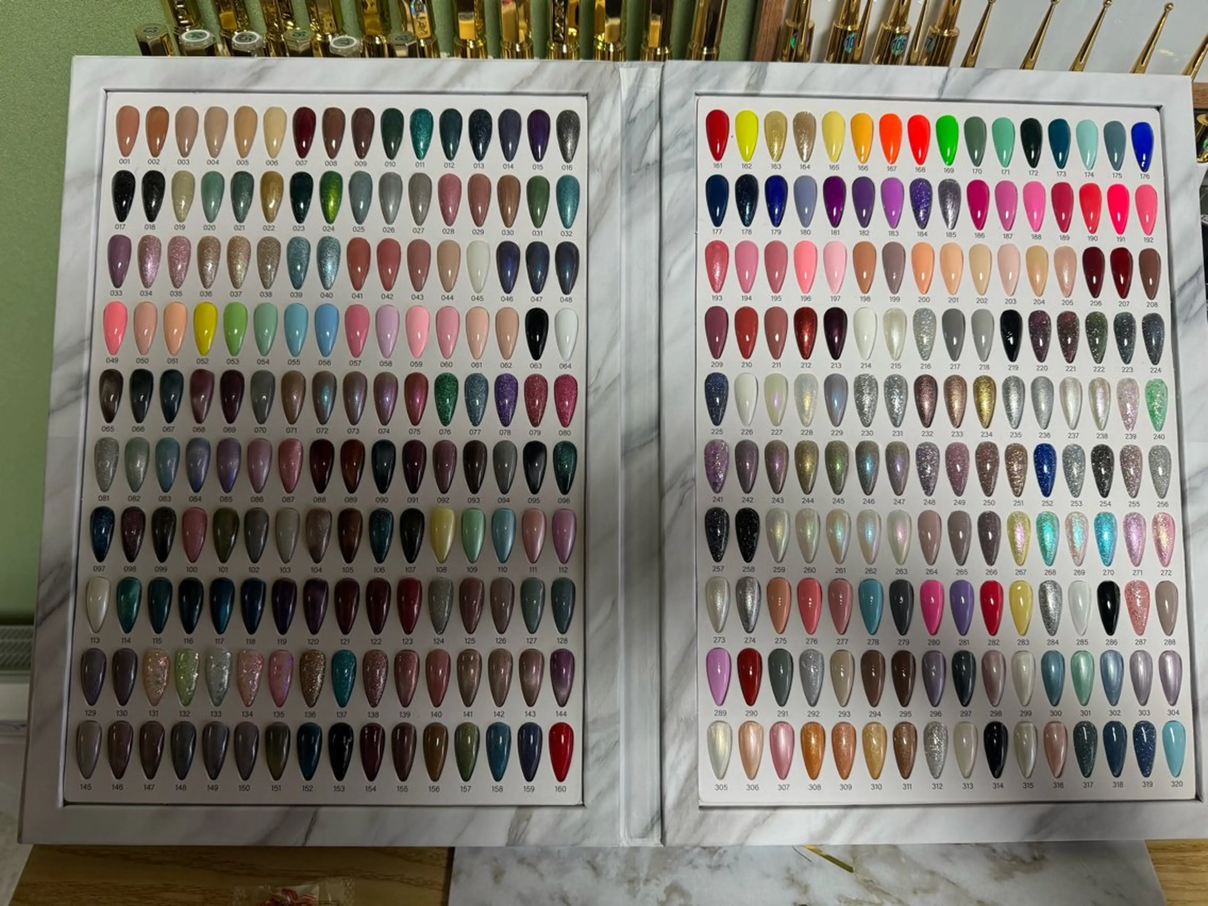 ネイル Glitter Nail所属・Glitter Nailのネイルデザイン