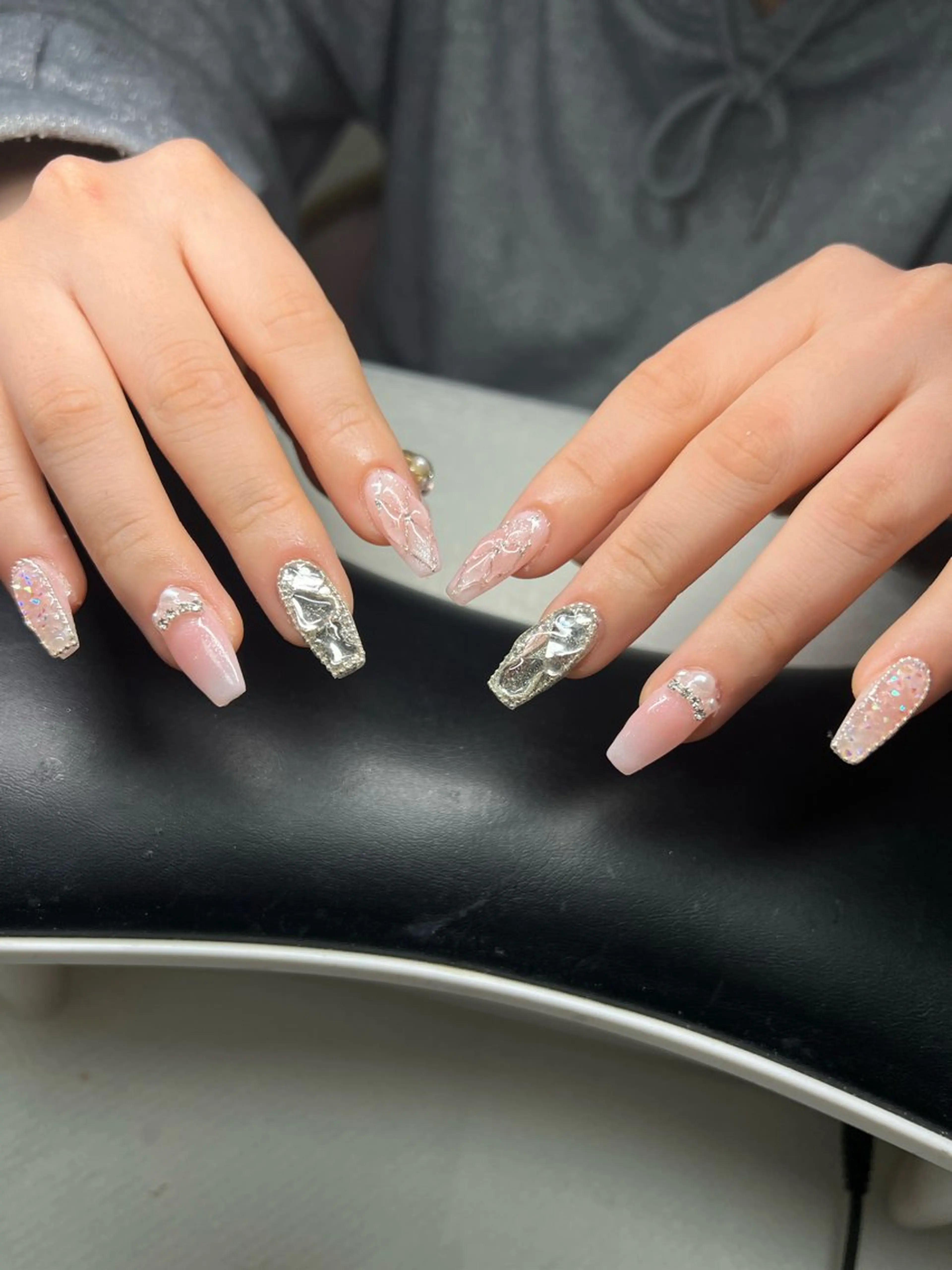 ネイル オーロラネイル チークネイル 長さ出し フットネイル フレンチネイル ハンドネイル Lee Nailsのネイルデザイン